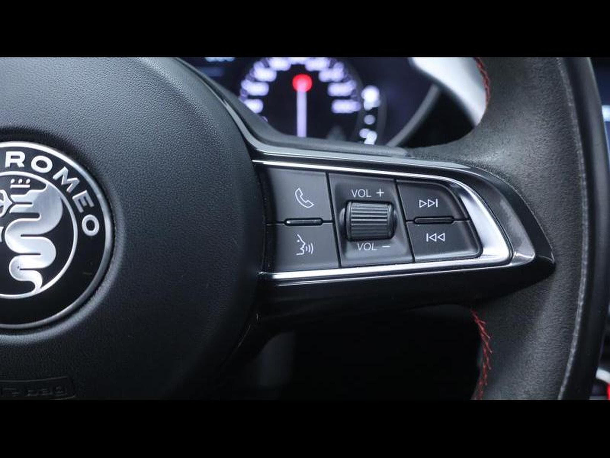 Alfa-Romeo Giulia 2.9 V6 510 Quadrifoglio (2021) - Photo 18