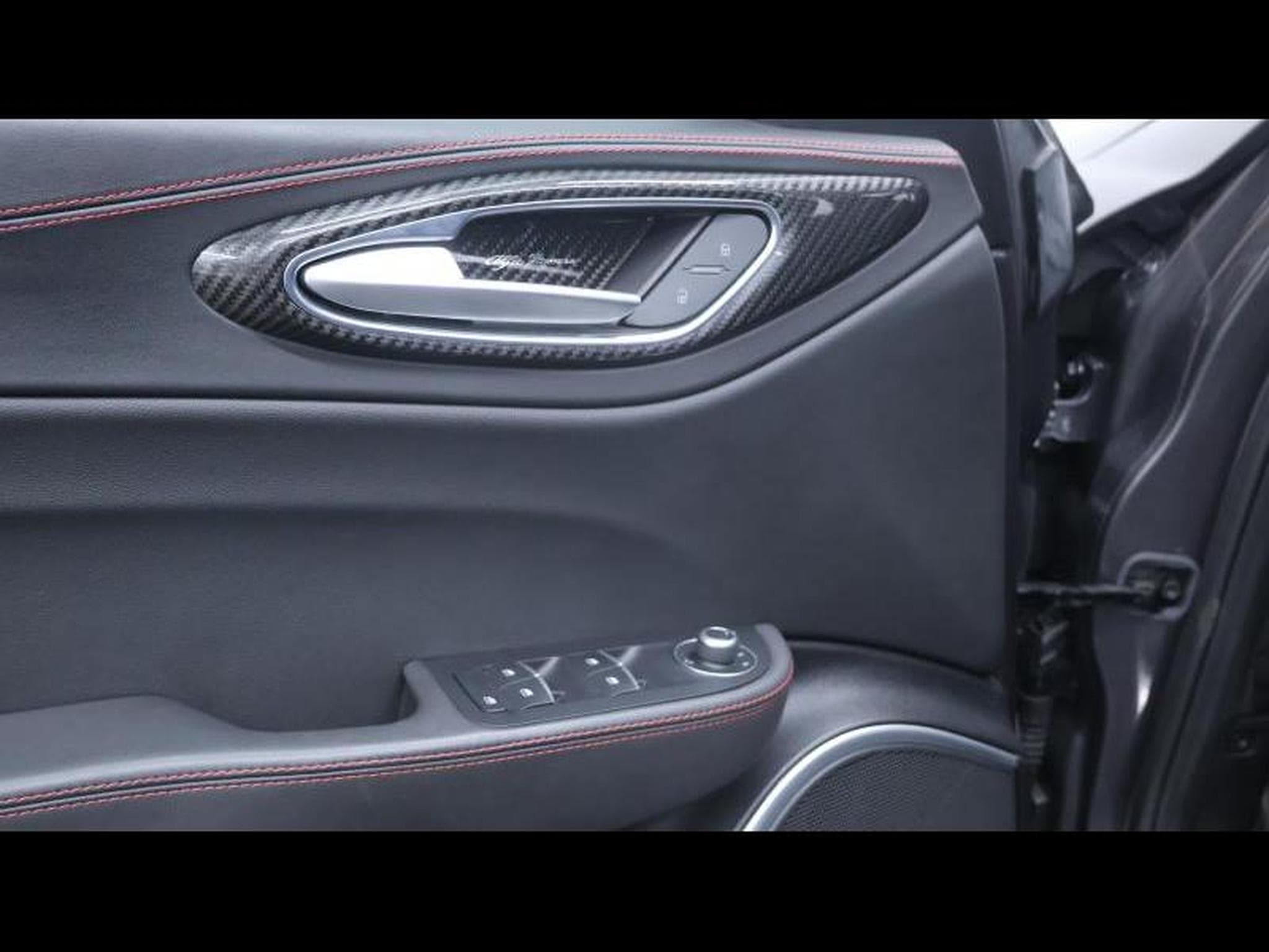 Alfa-Romeo Giulia 2.9 V6 510 Quadrifoglio (2021) - Photo 25