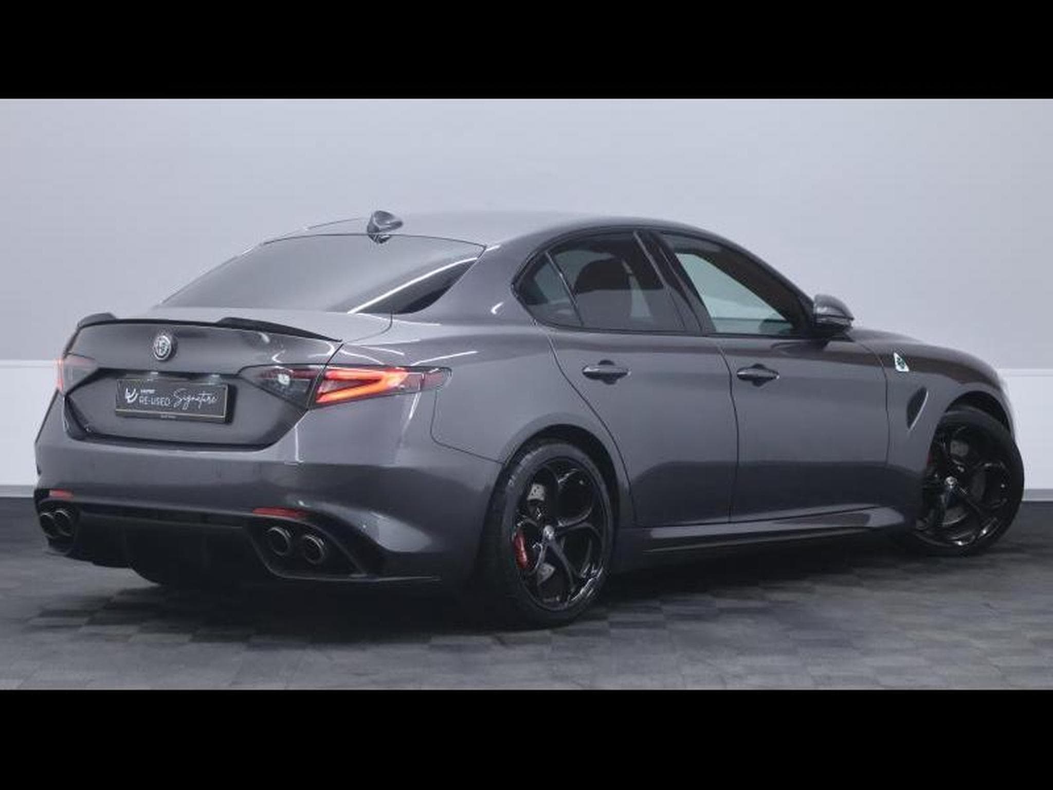 Alfa-Romeo Giulia 2.9 V6 510 Quadrifoglio (2021) - Photo 5