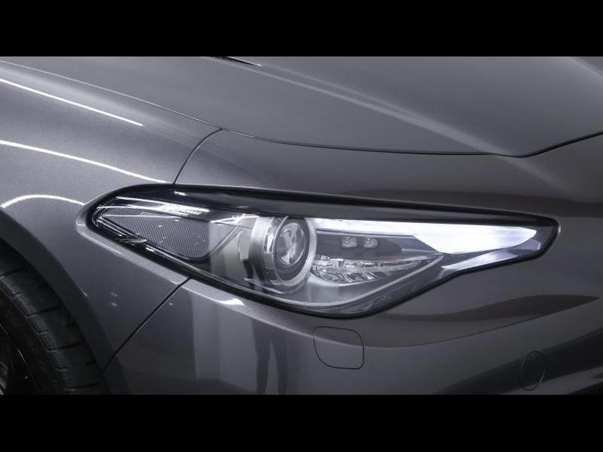 Alfa-Romeo Giulia 2.9 V6 510 Quadrifoglio (2021) - Photo 8
