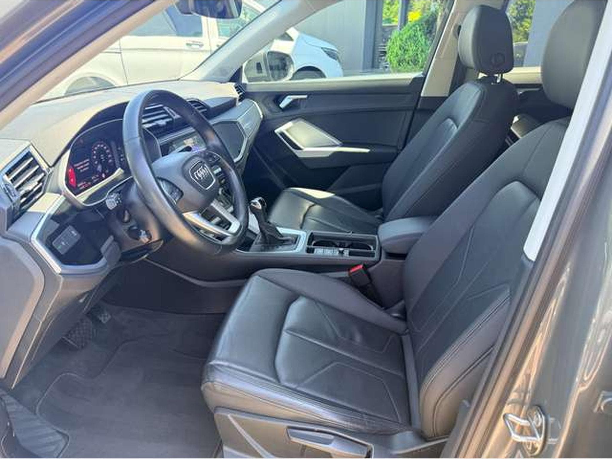 Audi Q3 DIESEL BUSINESS EDITION 150 CV (2021) - Photo 5