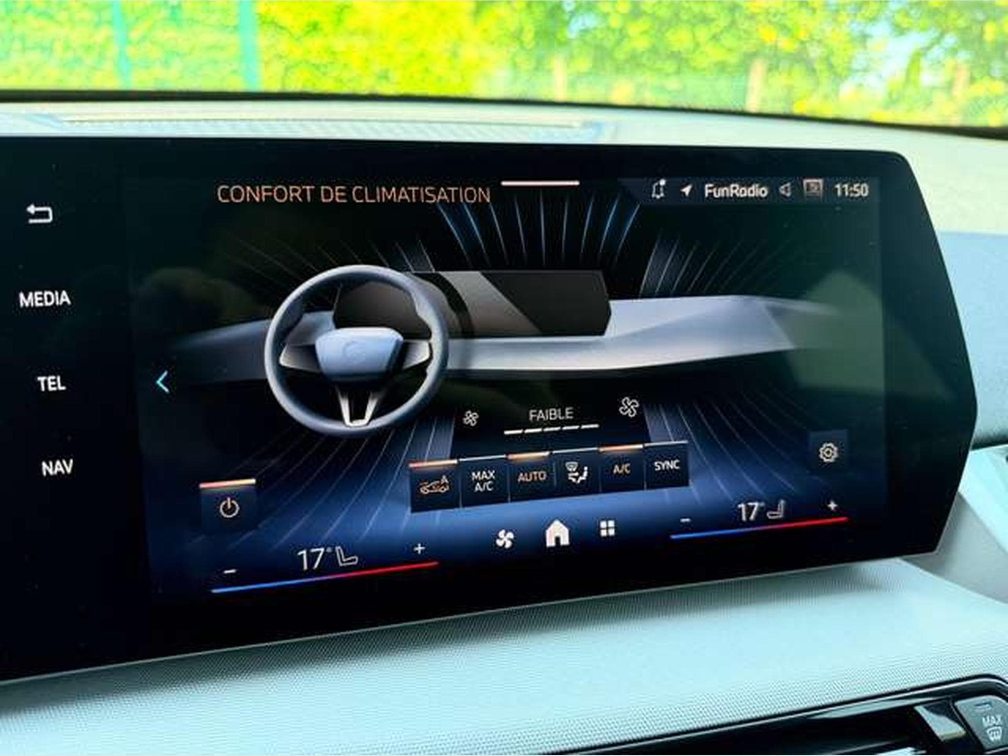 BMW X1 2.0 DIESEL 136CV S-DRIVE (2024) - Photo 10