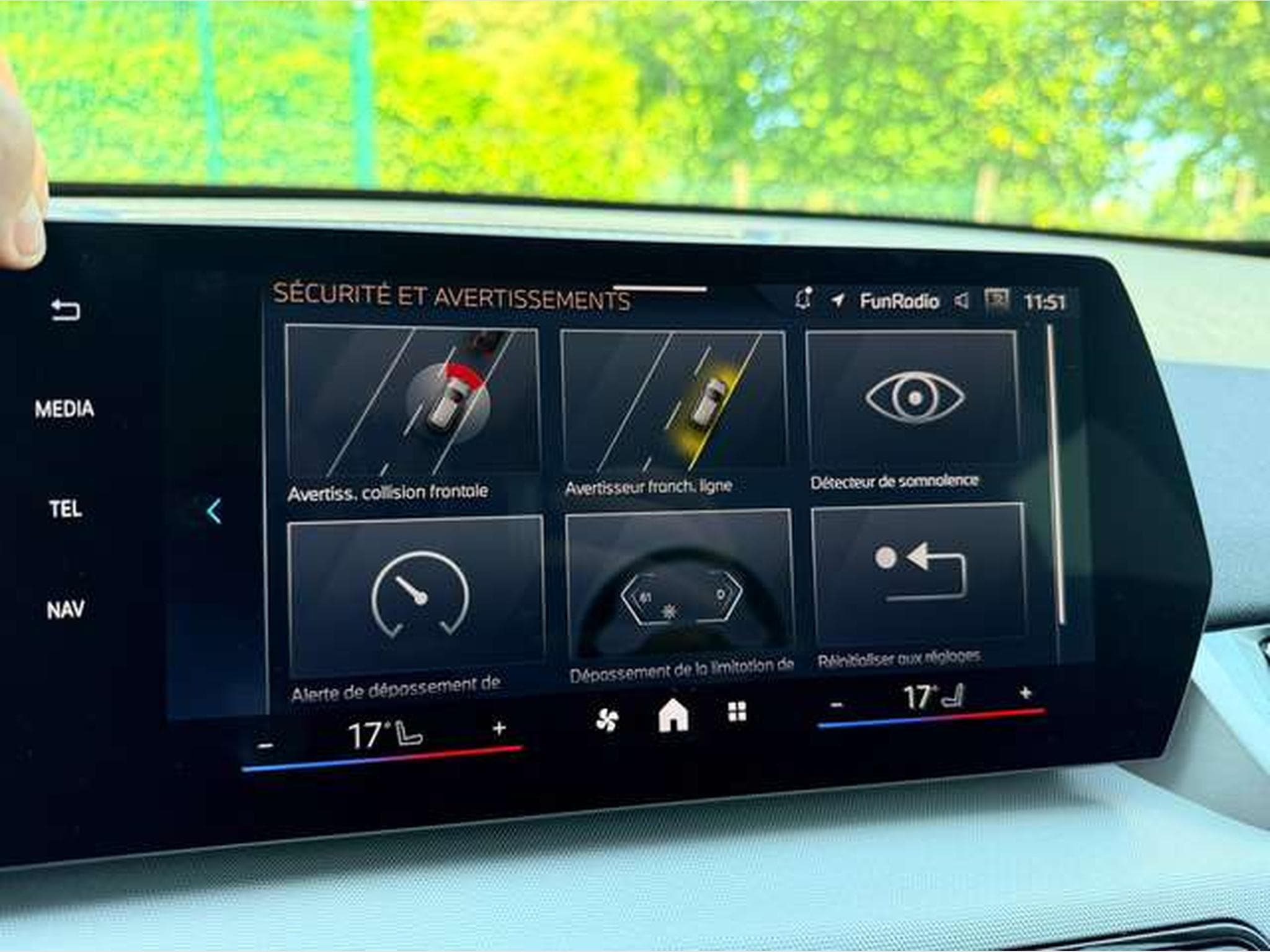 BMW X1 2.0 DIESEL 136CV S-DRIVE (2024) - Photo 14