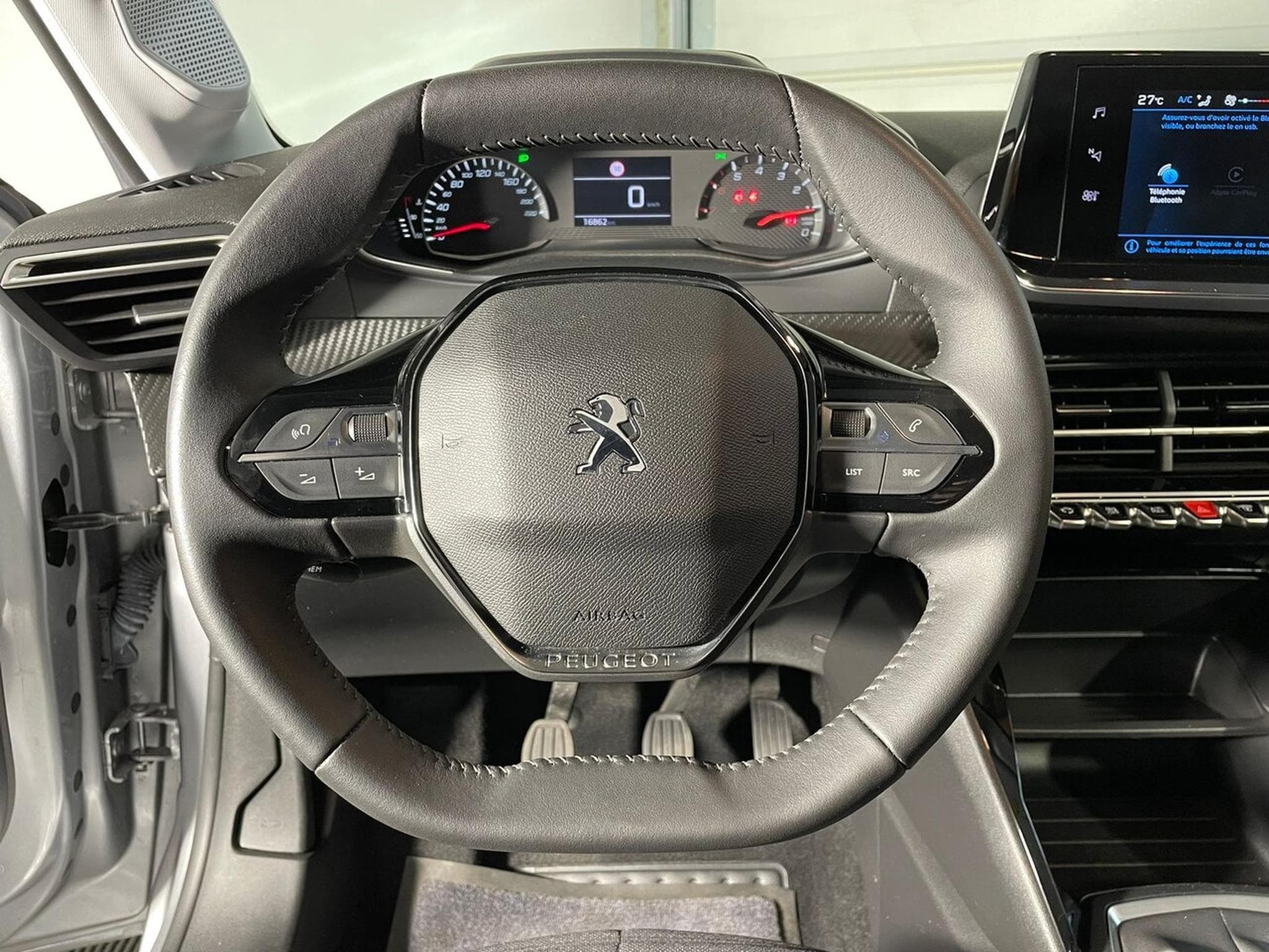 Peugeot 208 1.2 ESSENCE 75 CV STYLE CARPLAY 5P (2024) - Photo 9