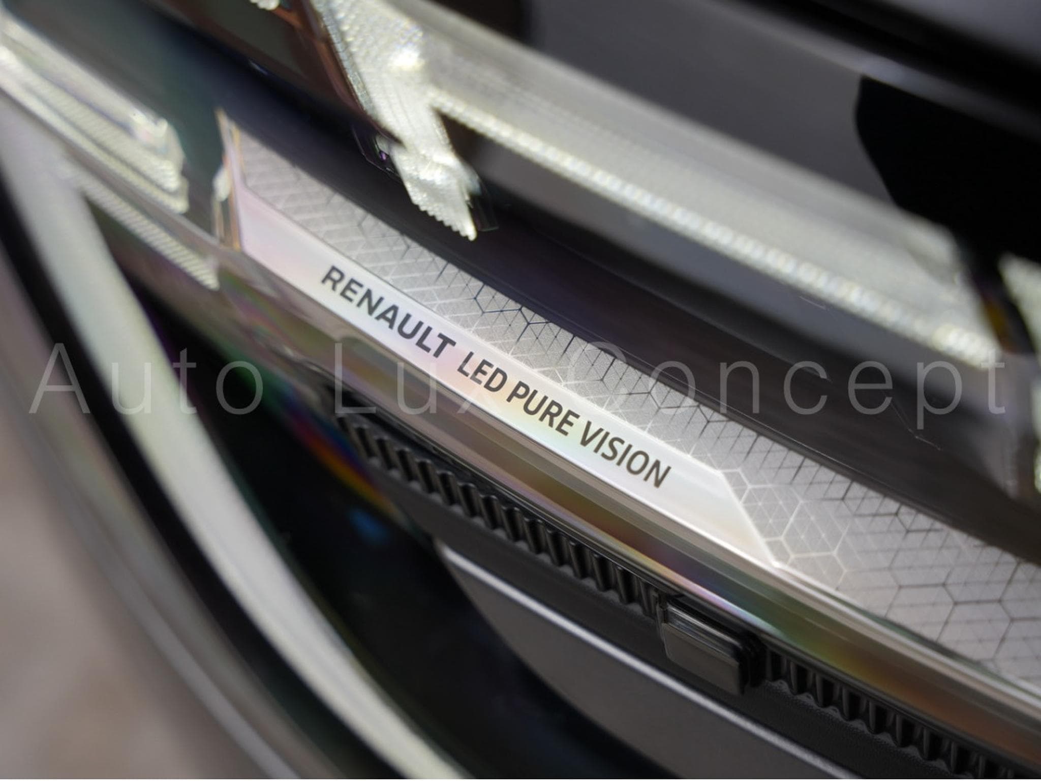 Renault Espace E-Tech Full Hybrid 200 Esprit Alpine 7 places (2025) - Photo 14