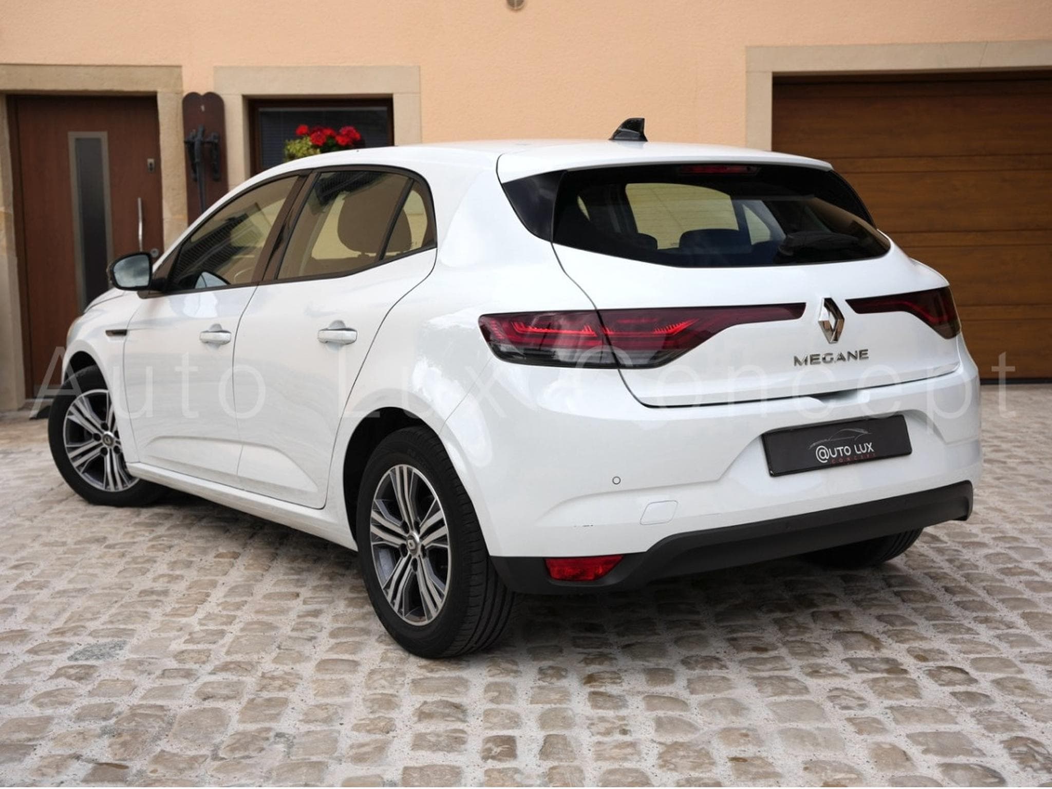 Renault Megane 1.5 dCi 115 EDC7 Equilibre (2024) - Photo 4