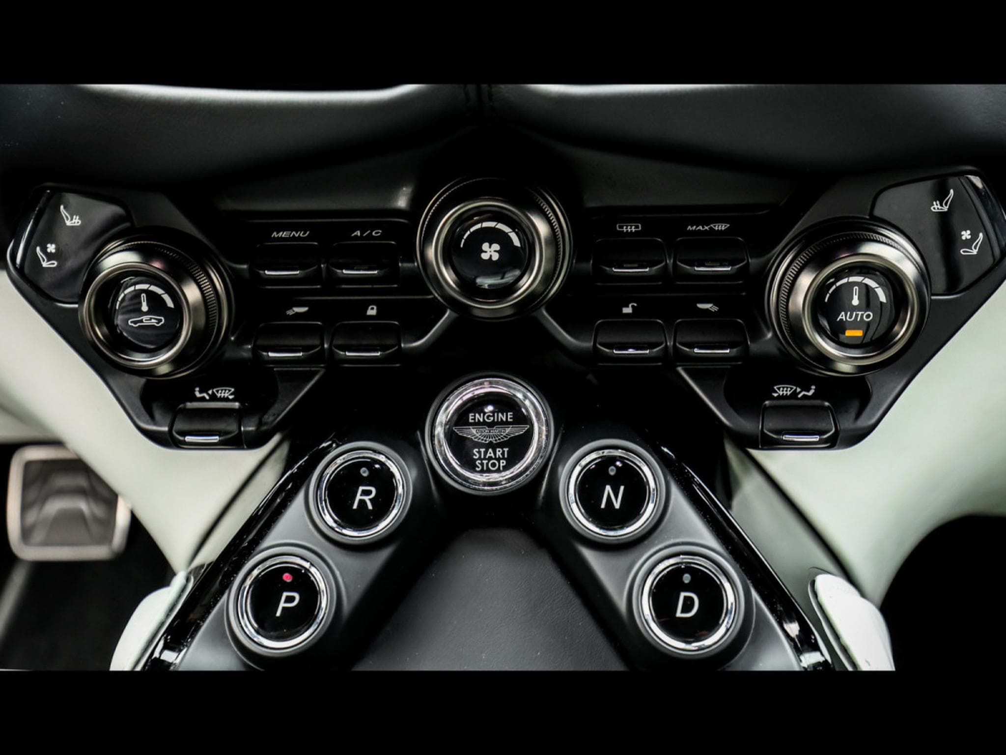 Aston-Martin V8 Vantage COUPE - FULL XPEL (2022) - Photo 19
