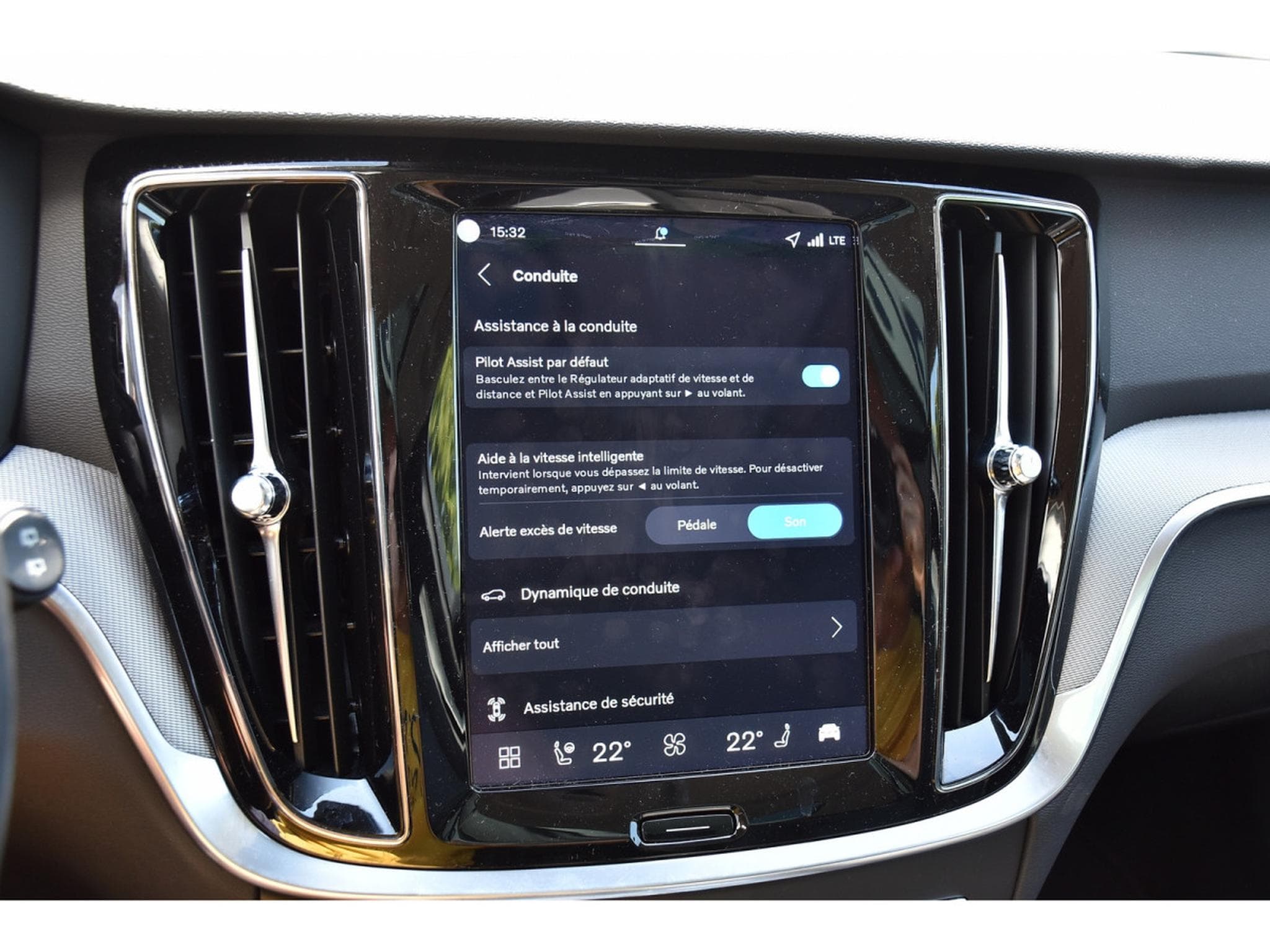 Volvo V60 2.0 B4 Plus Dark Geartronic PANO CUIR MEMO CAM360 HARMAN 1°M (2025) - Photo 10