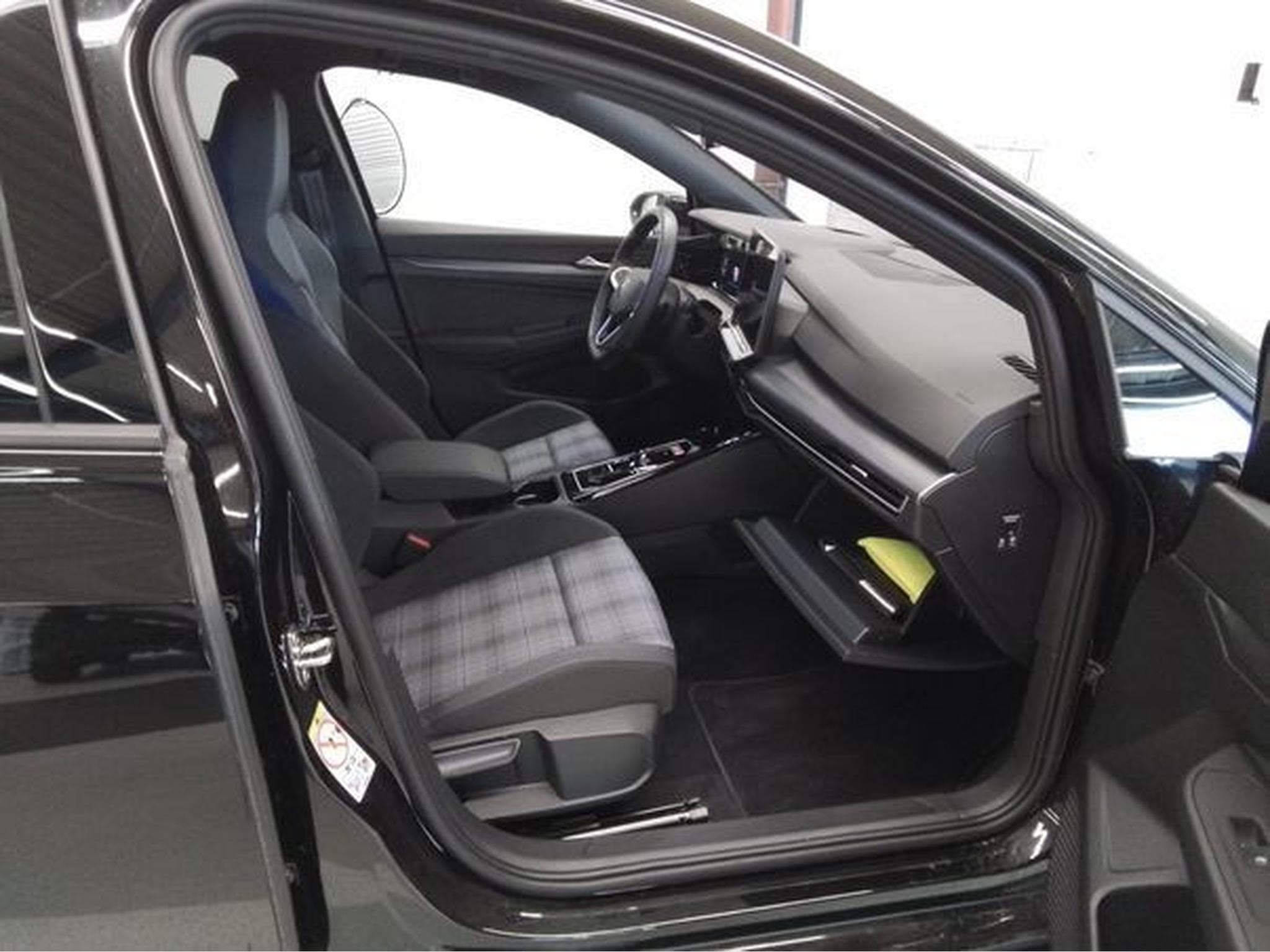 VW Golf GTE PHASE 2  1.5 eHybrid 272 CV DSG 6 *DCC* MATRIX * TÊTE HA (2025) - Photo 7