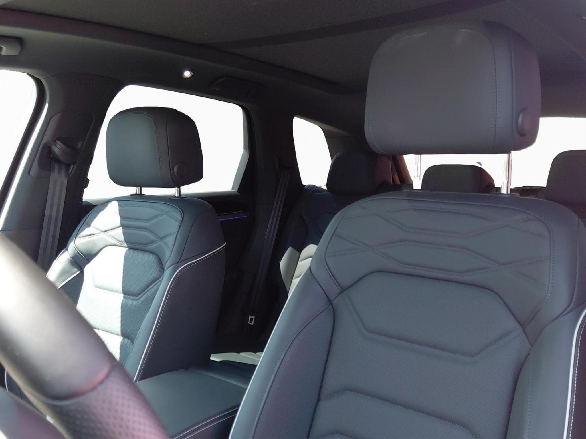 VW Touareg R-Line FINAL EDITION (2026) - Photo 17