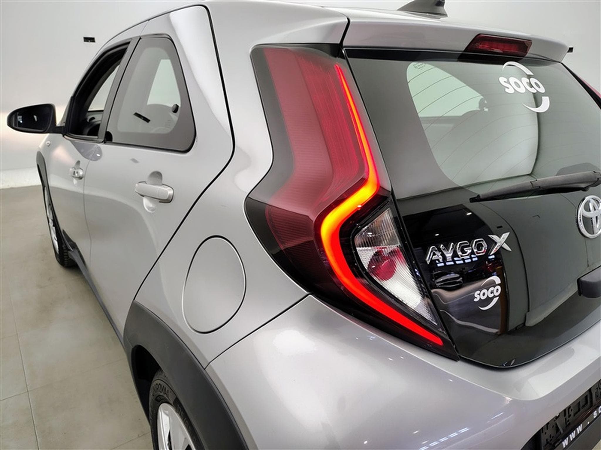 Toyota Aygo 1.0i VVT-i X play (2023) - Photo 16