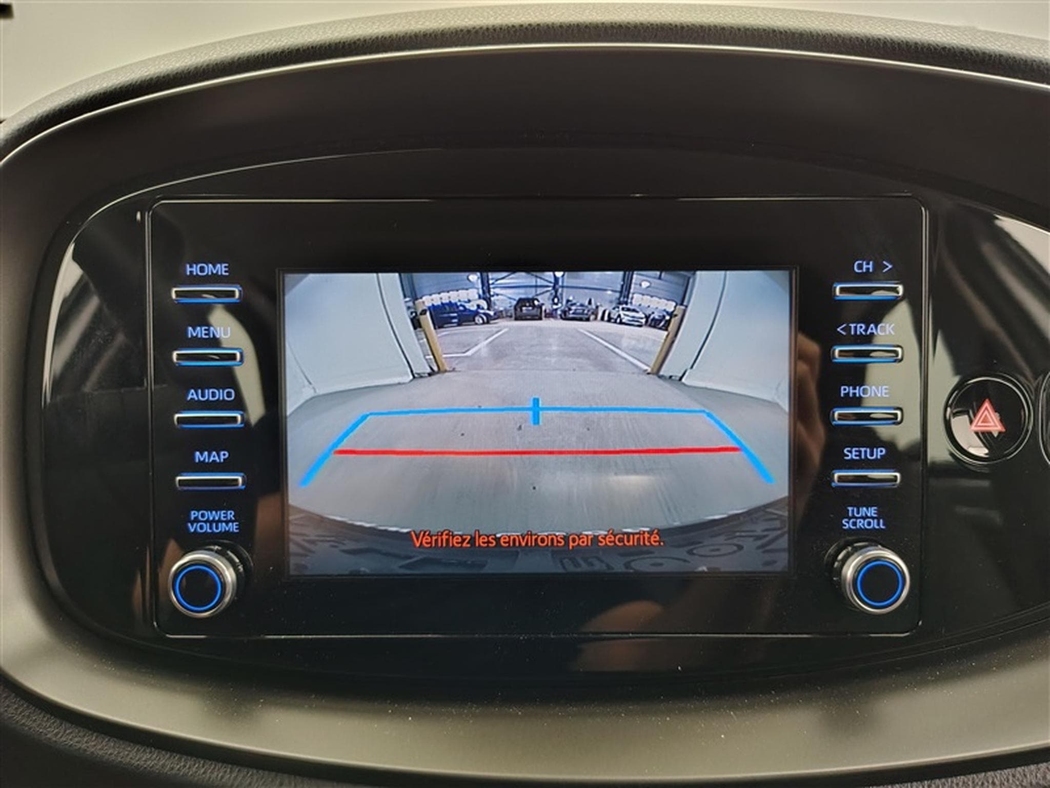 Toyota Aygo 1.0i VVT-i X play (2023) - Photo 18