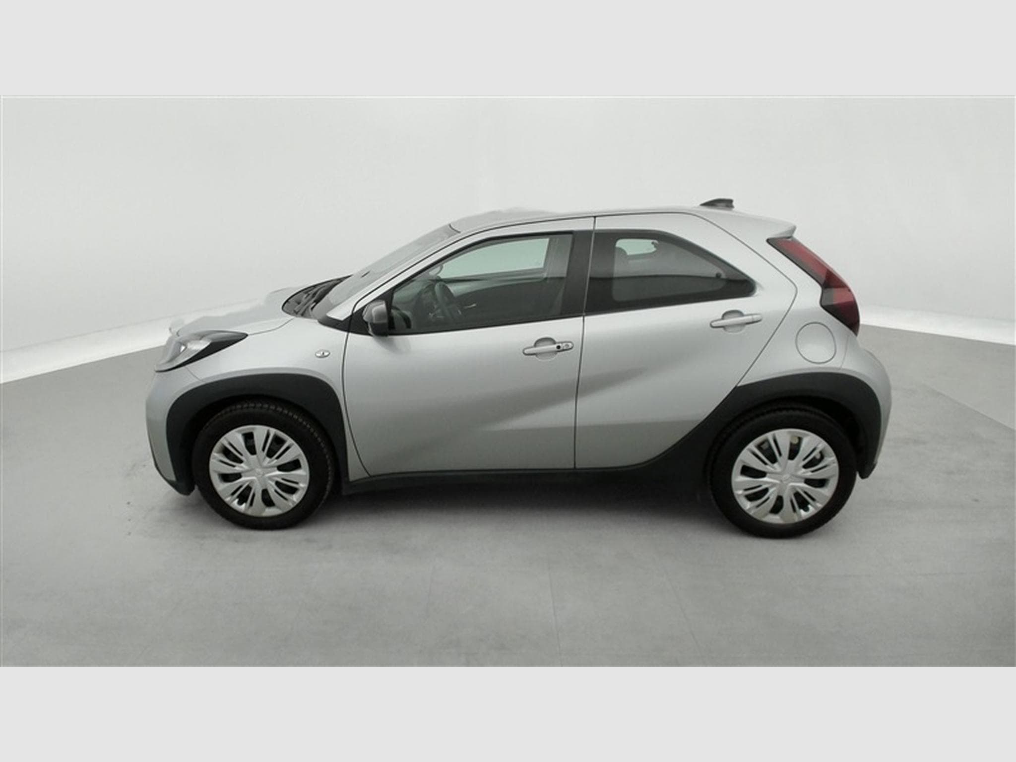 Toyota Aygo 1.0i VVT-i X play (2023) - Photo 3