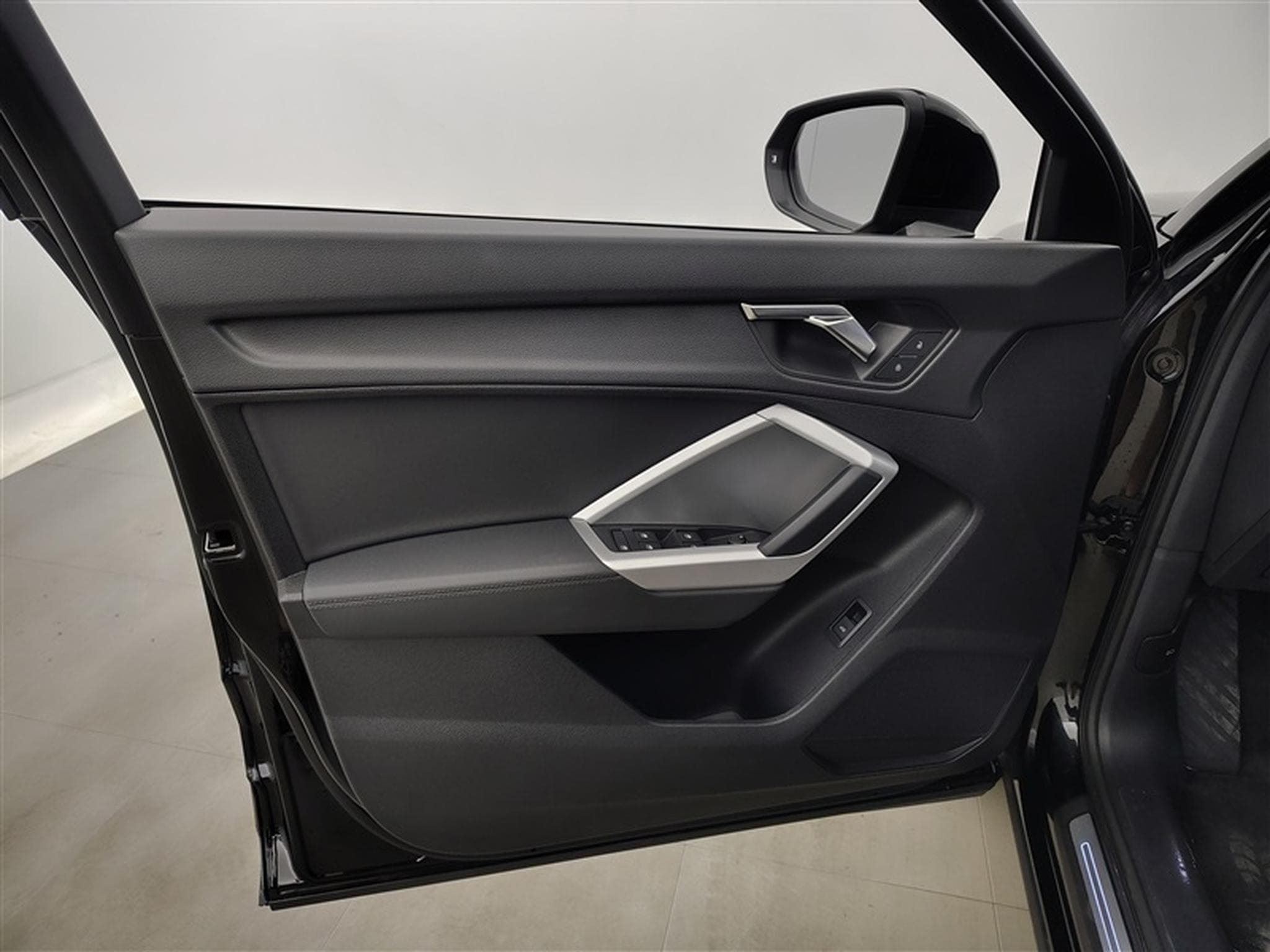 Audi Q3 Sportback 35 TFSI S tronic S-LINE *NAVI/FULL LED/CAMERA/PDC* (2023) - Photo 17