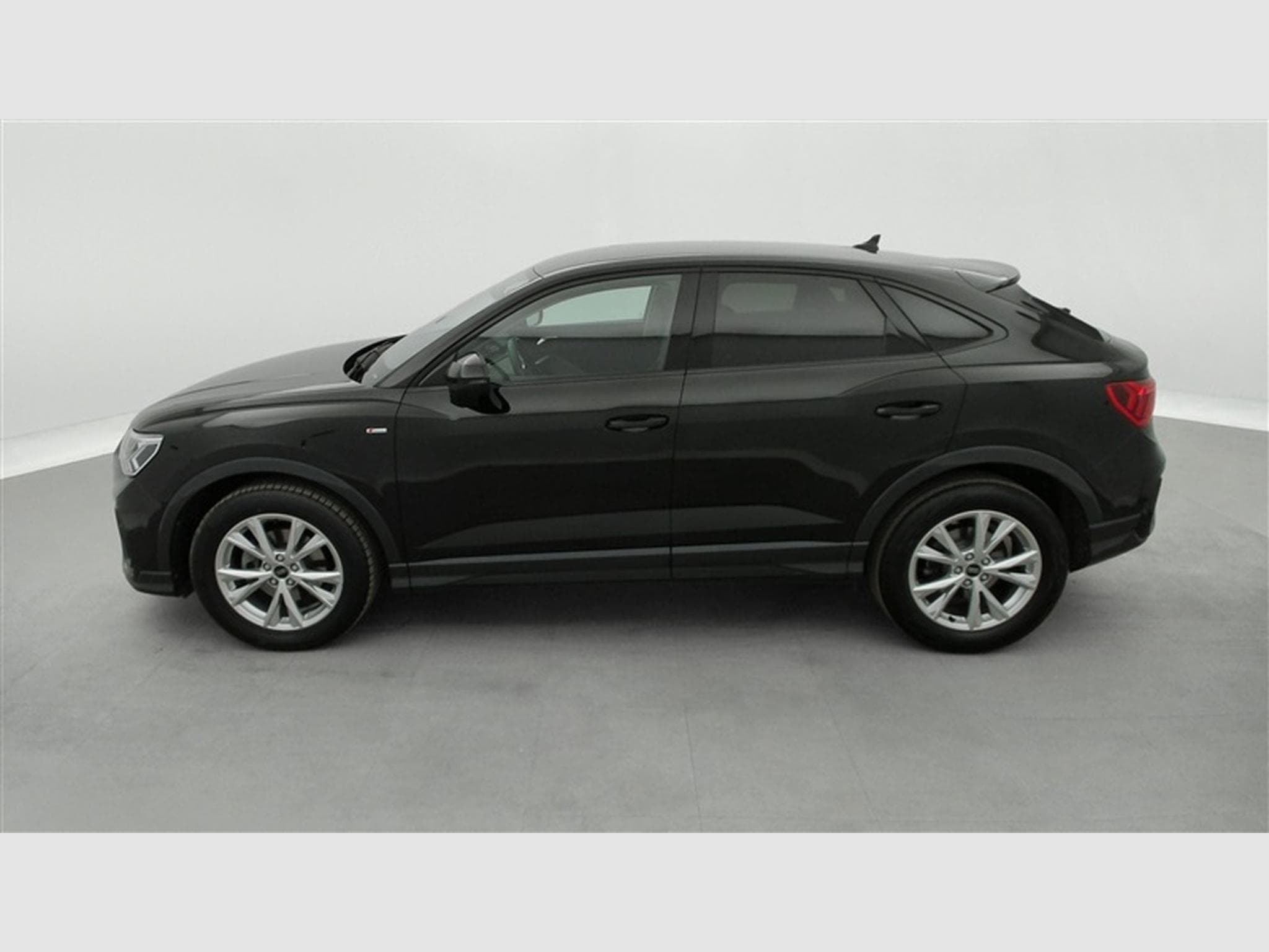 Audi Q3 Sportback 35 TFSI S tronic S-LINE *NAVI/FULL LED/CAMERA/PDC* (2023) - Photo 3