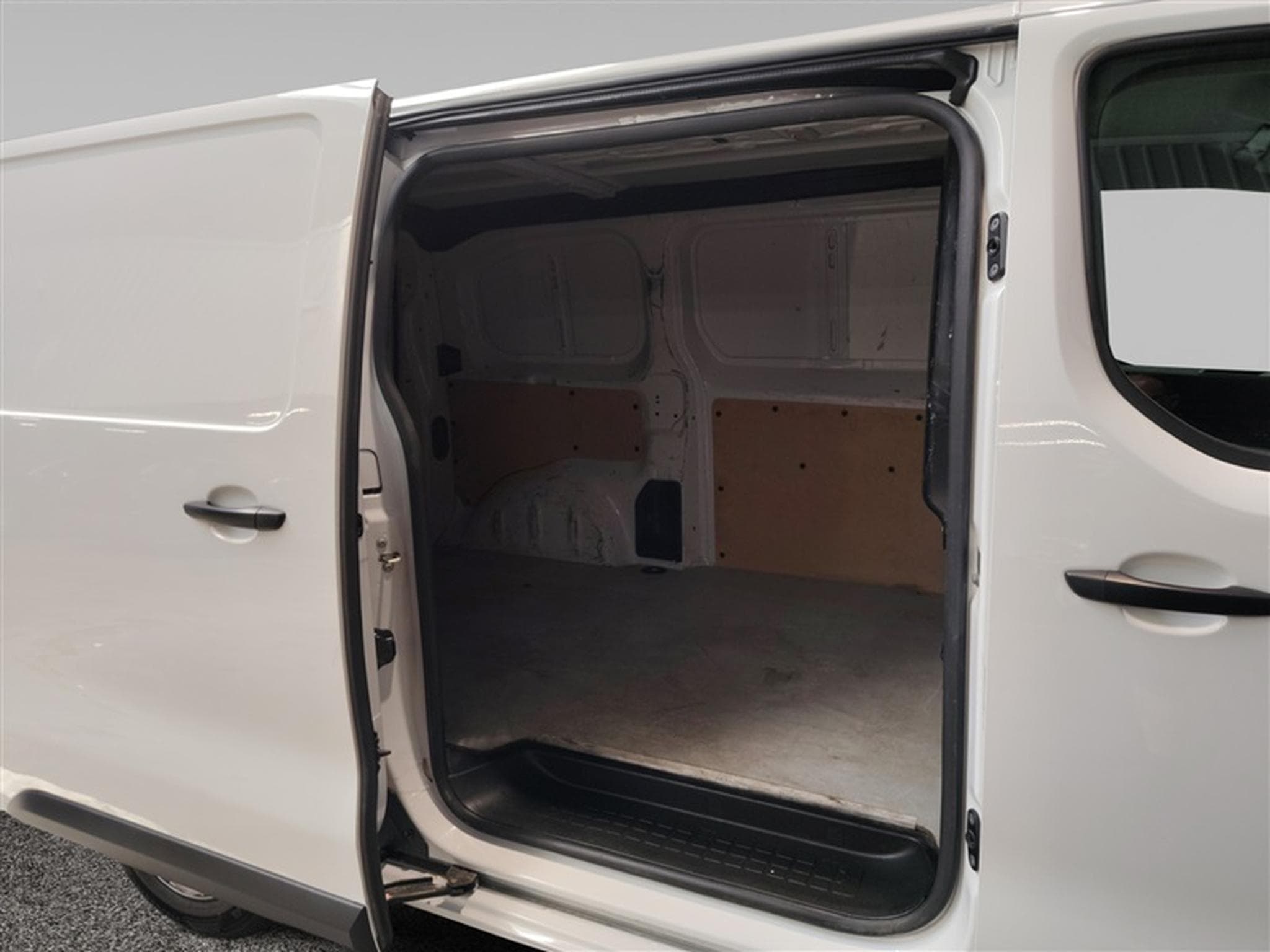 Fiat Scudo 2.0 Multijet 145cv AUTO L 3pl. NAVI / CAMERA (2023) - Photo 13