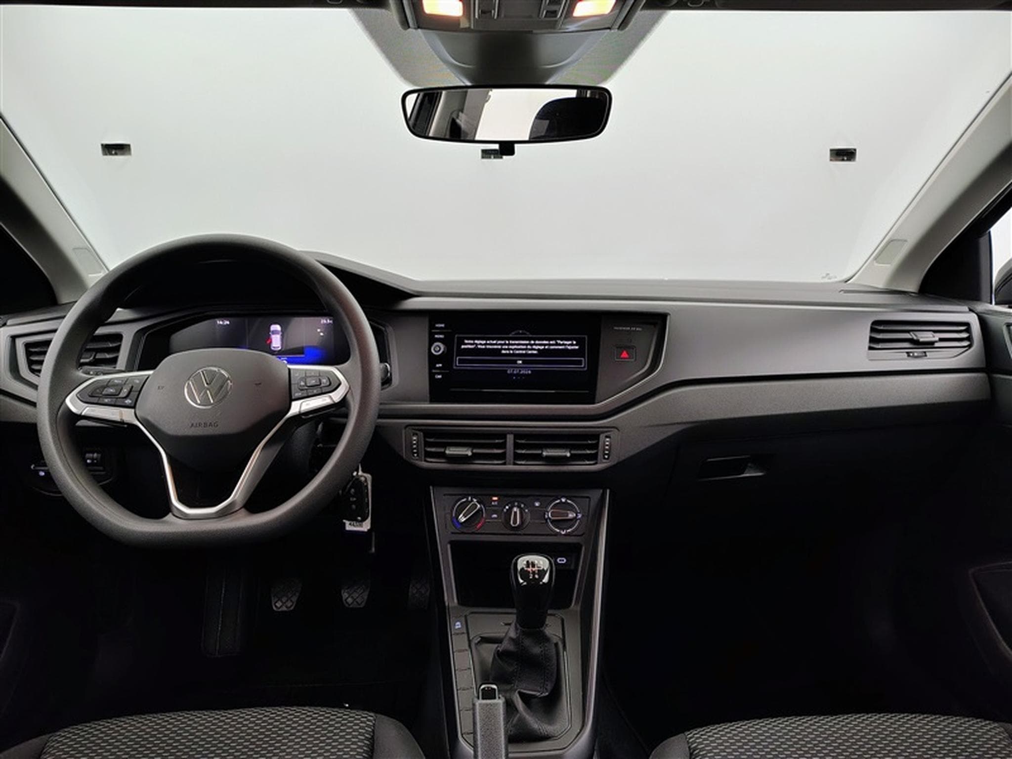 VW Polo 1.0 MPI  Carplay / Led/ PDC v+ar (2024) - Photo 8