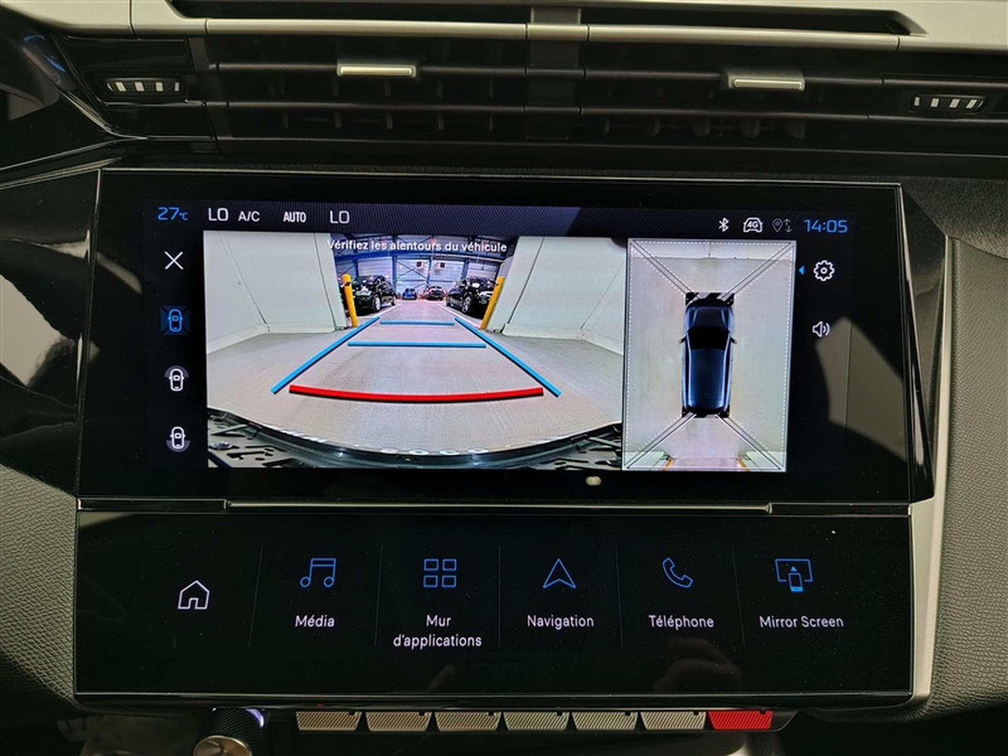 Peugeot 308 1.5 BlueHDi 130cv EAT8 Allure NAVI / FULL LED / CAMERA 360° (2026) - Photo 18
