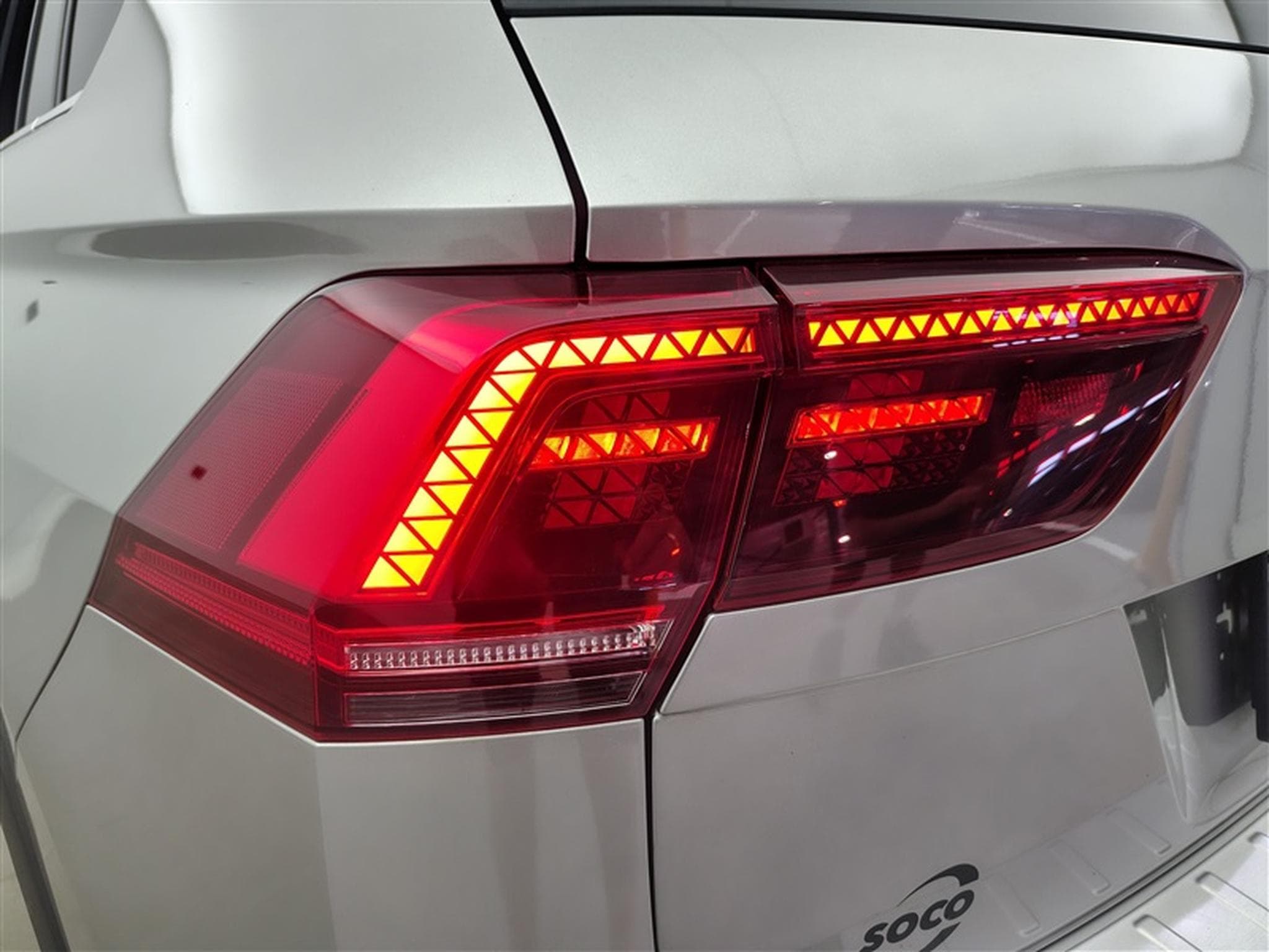 VW Tiguan 2.0 TDI SCR R-Line DSG (2020) - Photo 16