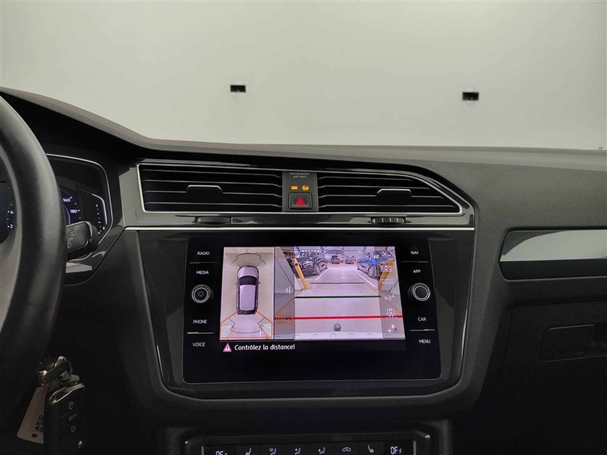VW Tiguan 2.0 TDI SCR R-Line DSG (2020) - Photo 18
