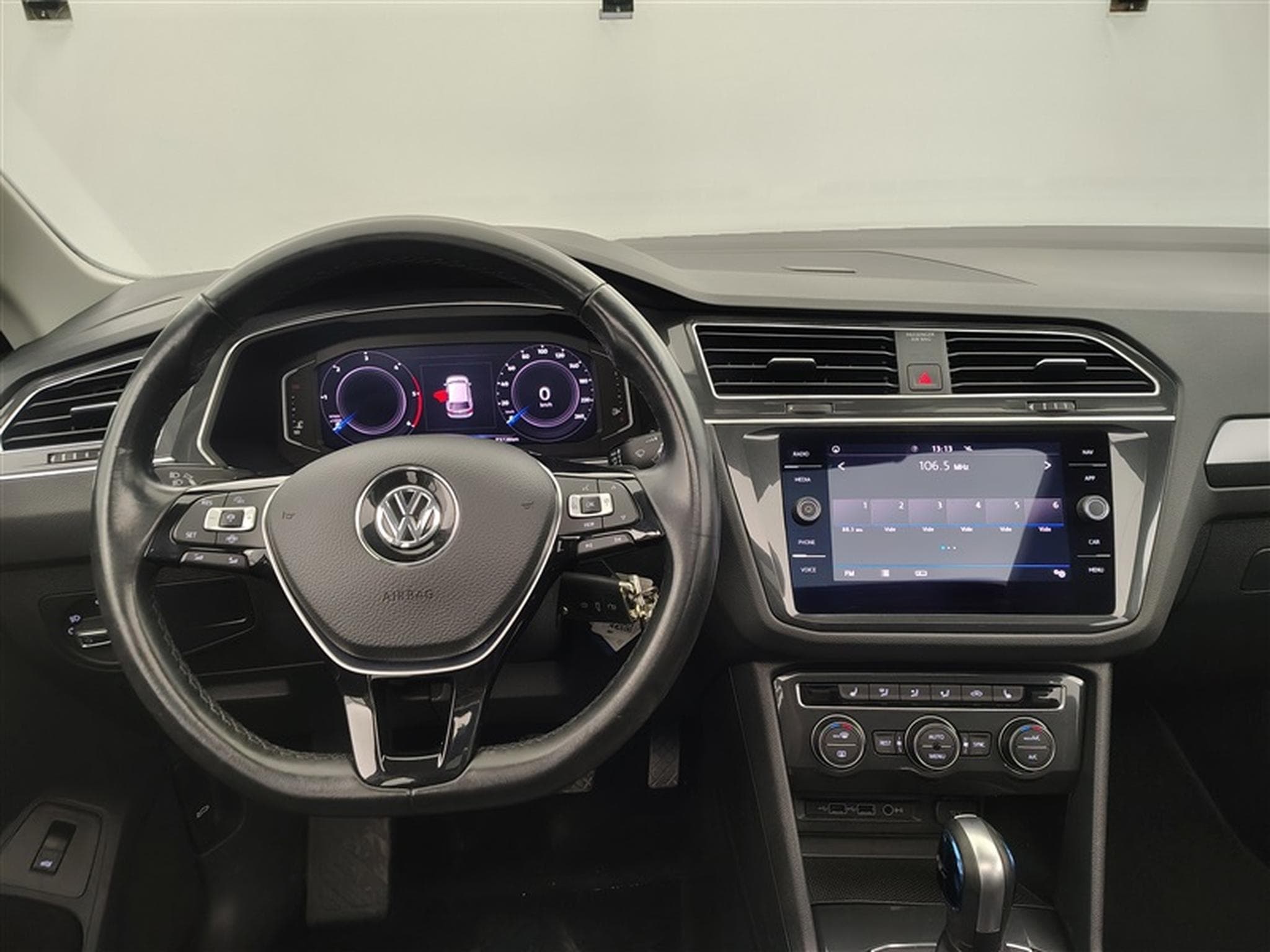 VW Tiguan 2.0 TDI SCR R-Line DSG (2020) - Photo 9