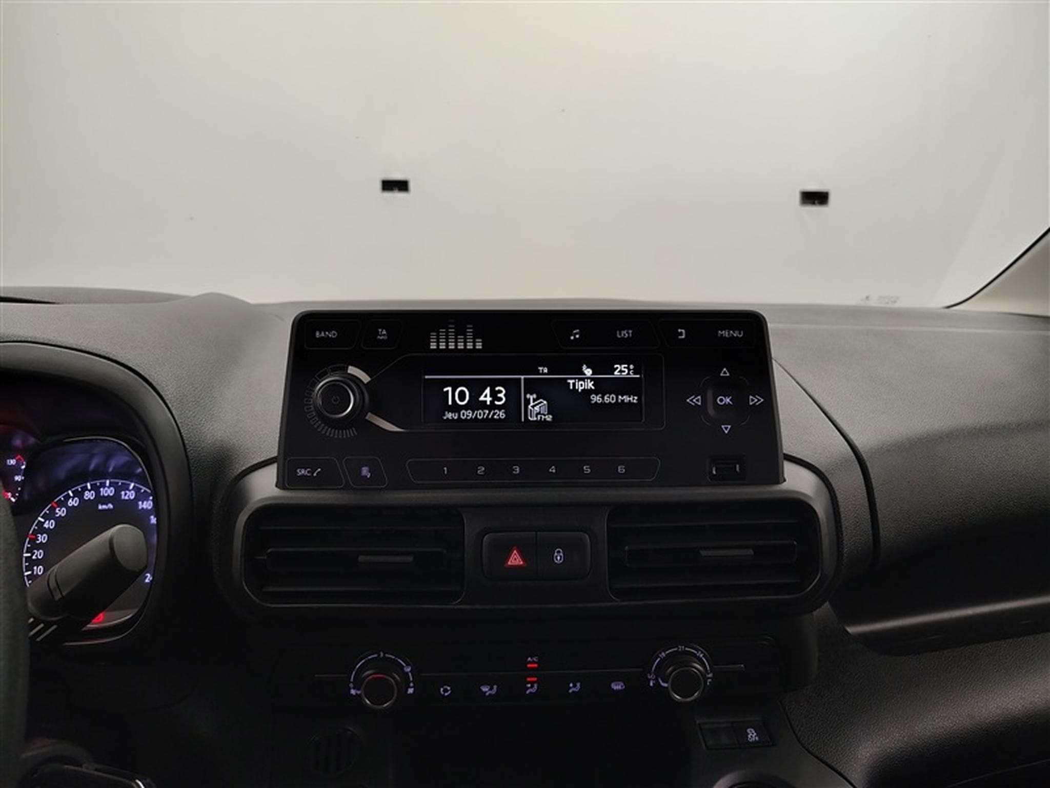 Opel Combo 1.5 TD BI L1H1 NAVI / PDC (2022) - Photo 11