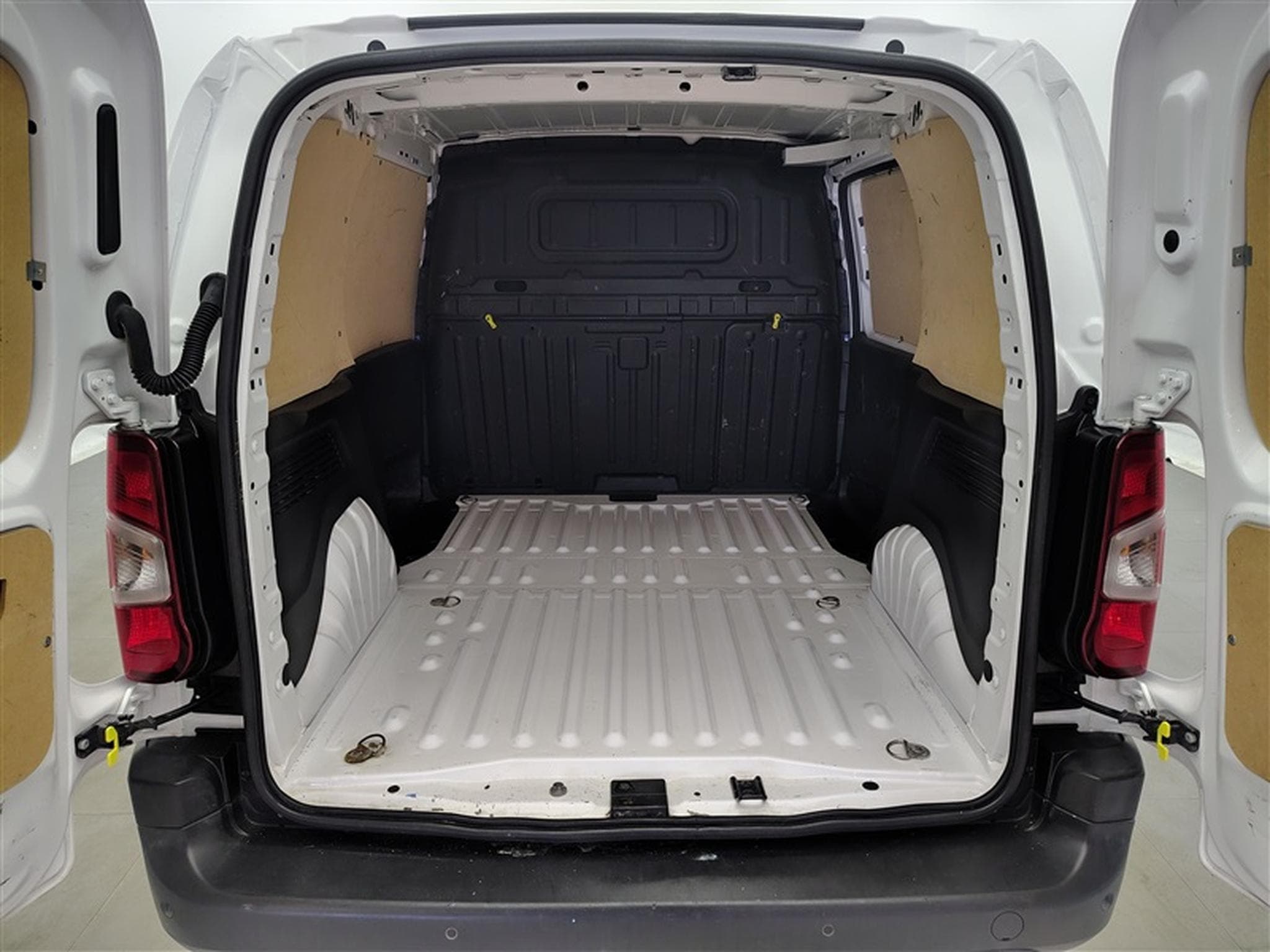 Opel Combo 1.5 TD BI L1H1 NAVI / PDC (2022) - Photo 14
