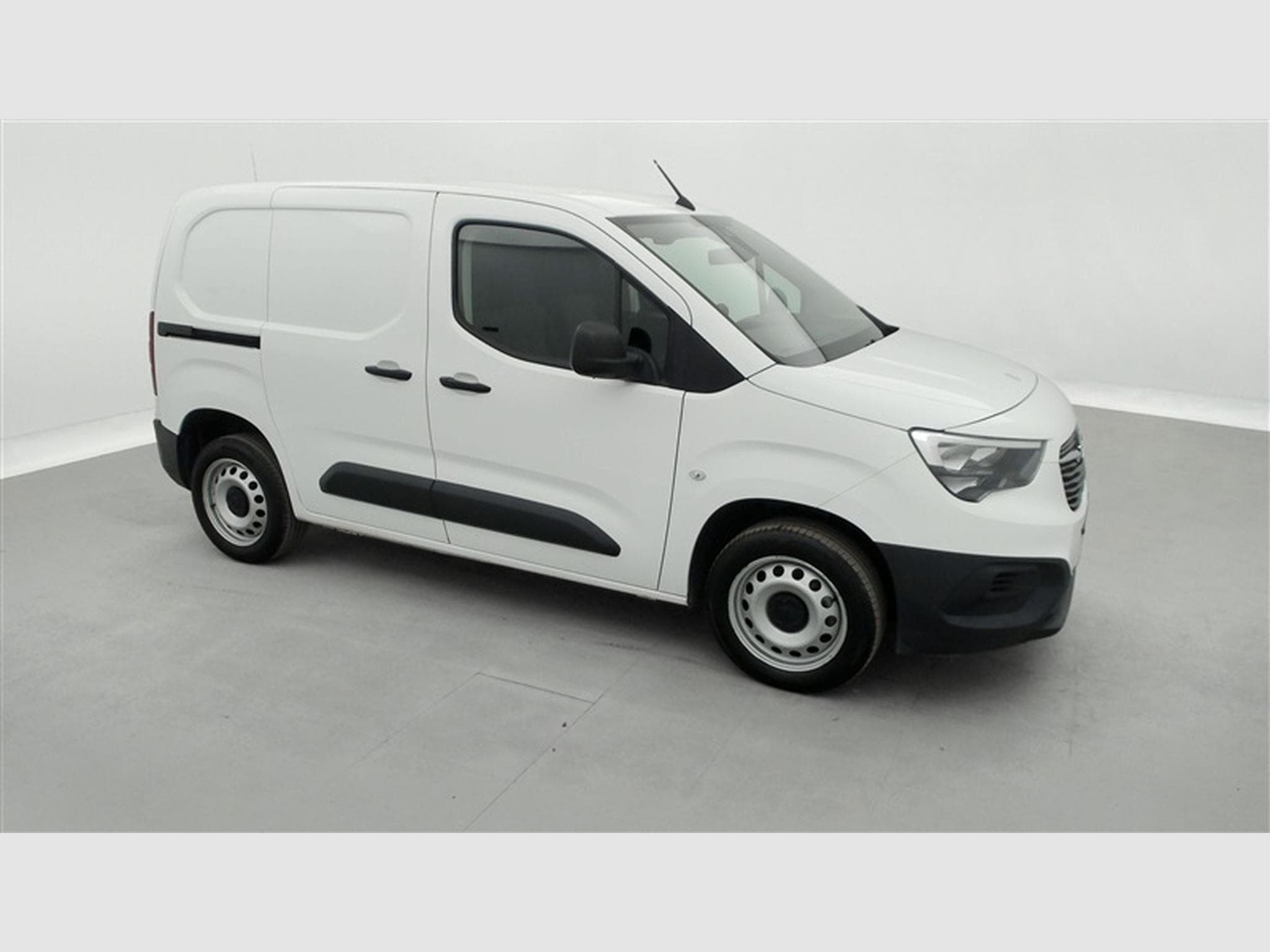 Opel Combo 1.5 TD BI L1H1 NAVI / PDC (2022) - Photo 21