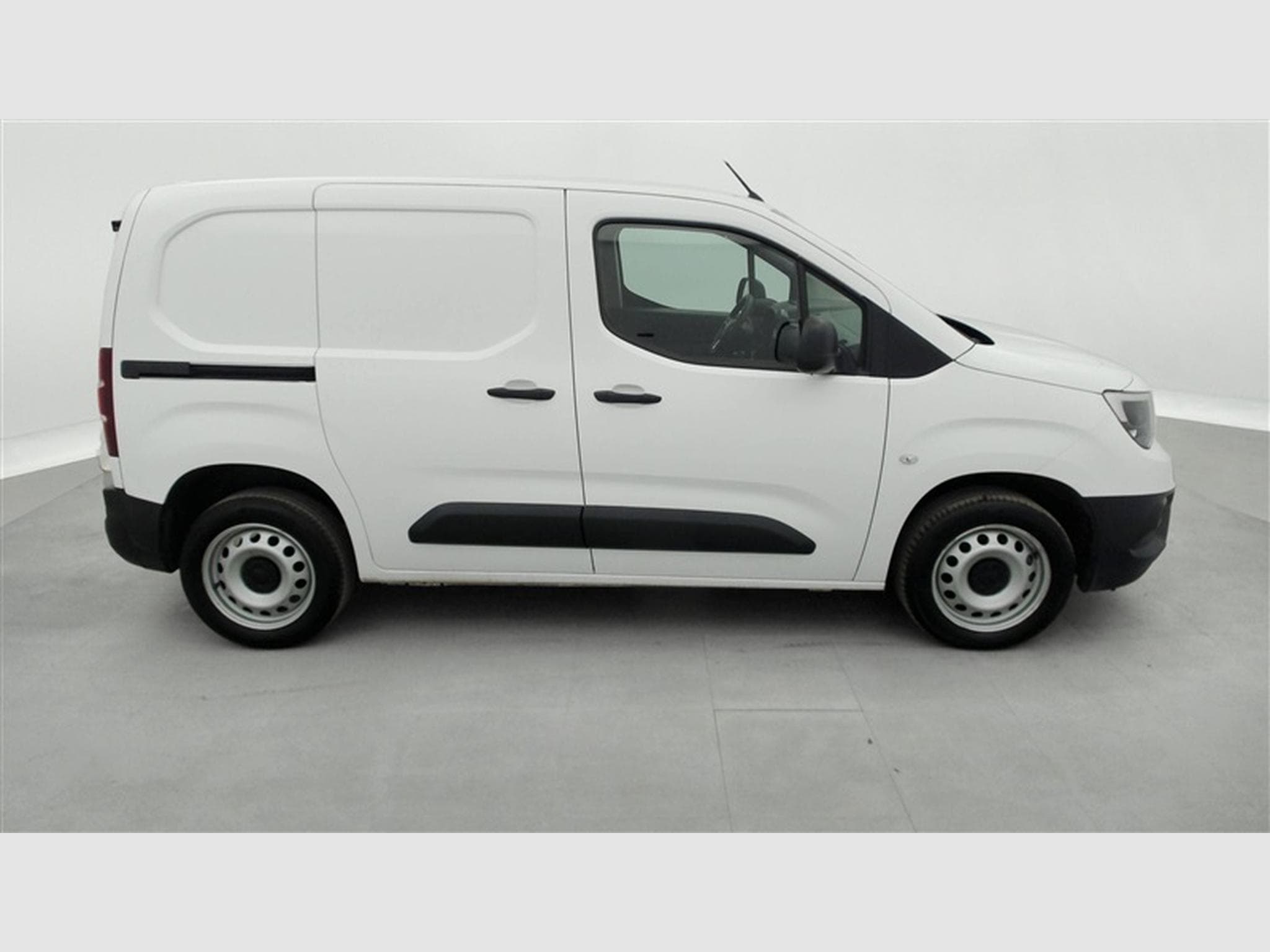 Opel Combo 1.5 TD BI L1H1 NAVI / PDC (2022) - Photo 22