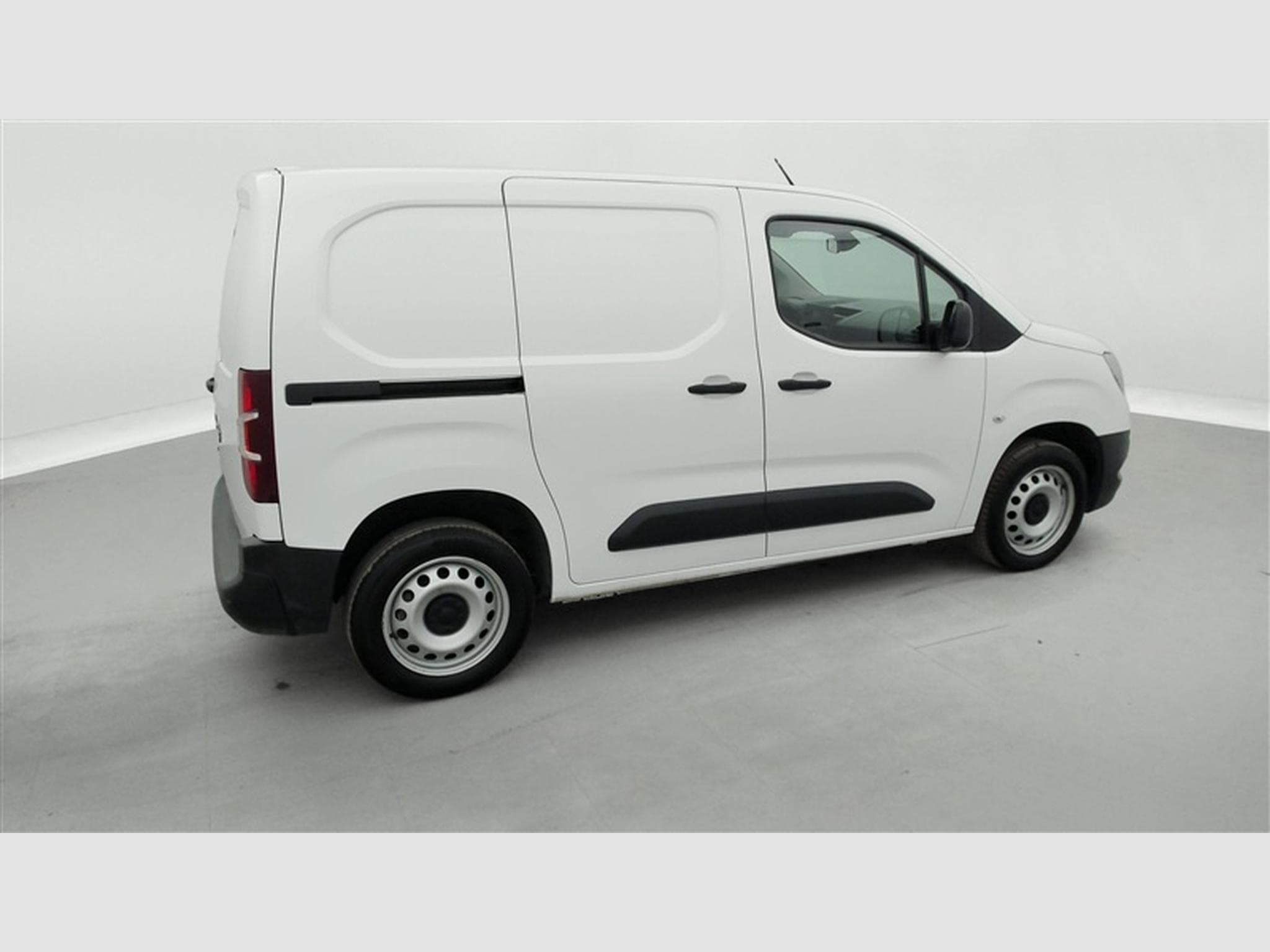 Opel Combo 1.5 TD BI L1H1 NAVI / PDC (2022) - Photo 23