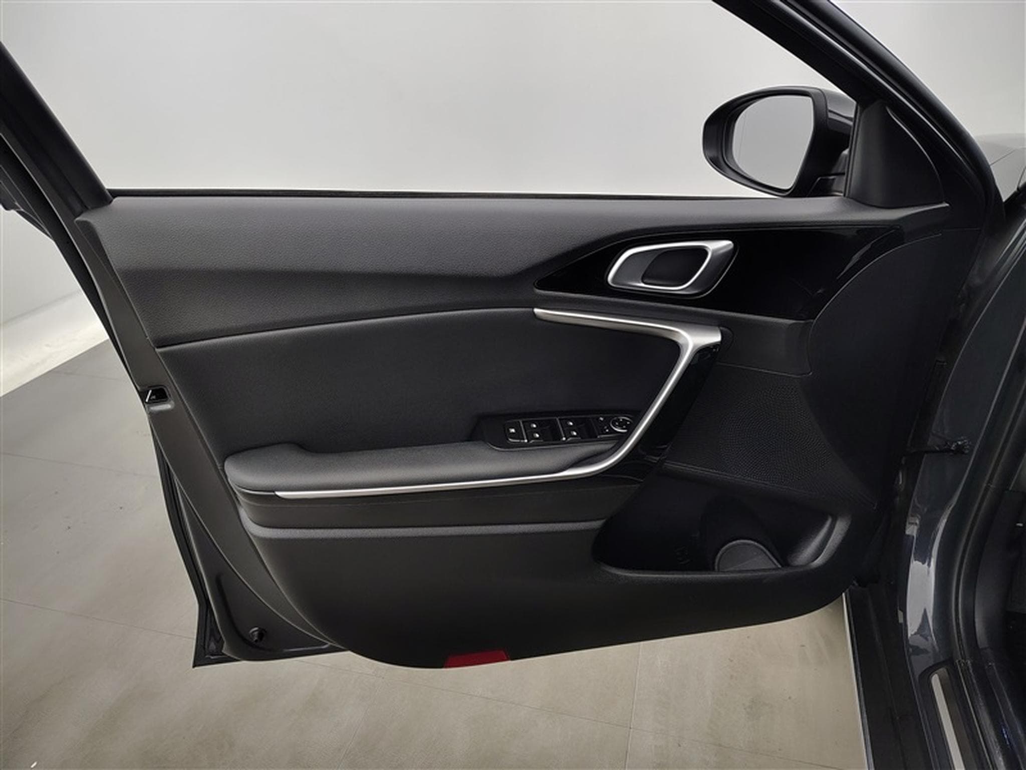 Kia XCeed 1.6 CRDi MHEV Pulse (2023) - Photo 17
