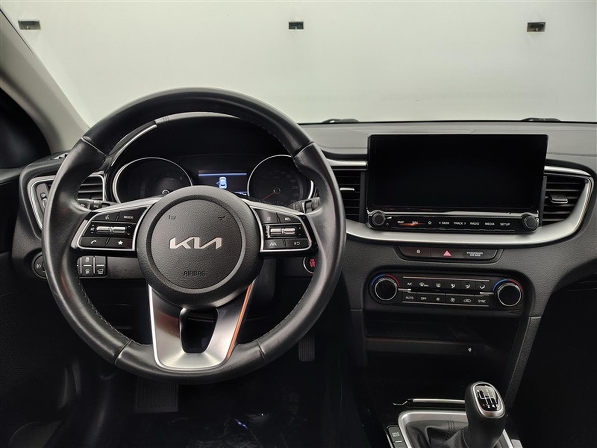 Kia XCeed 1.6 CRDi MHEV Pulse (2023) - Photo 9