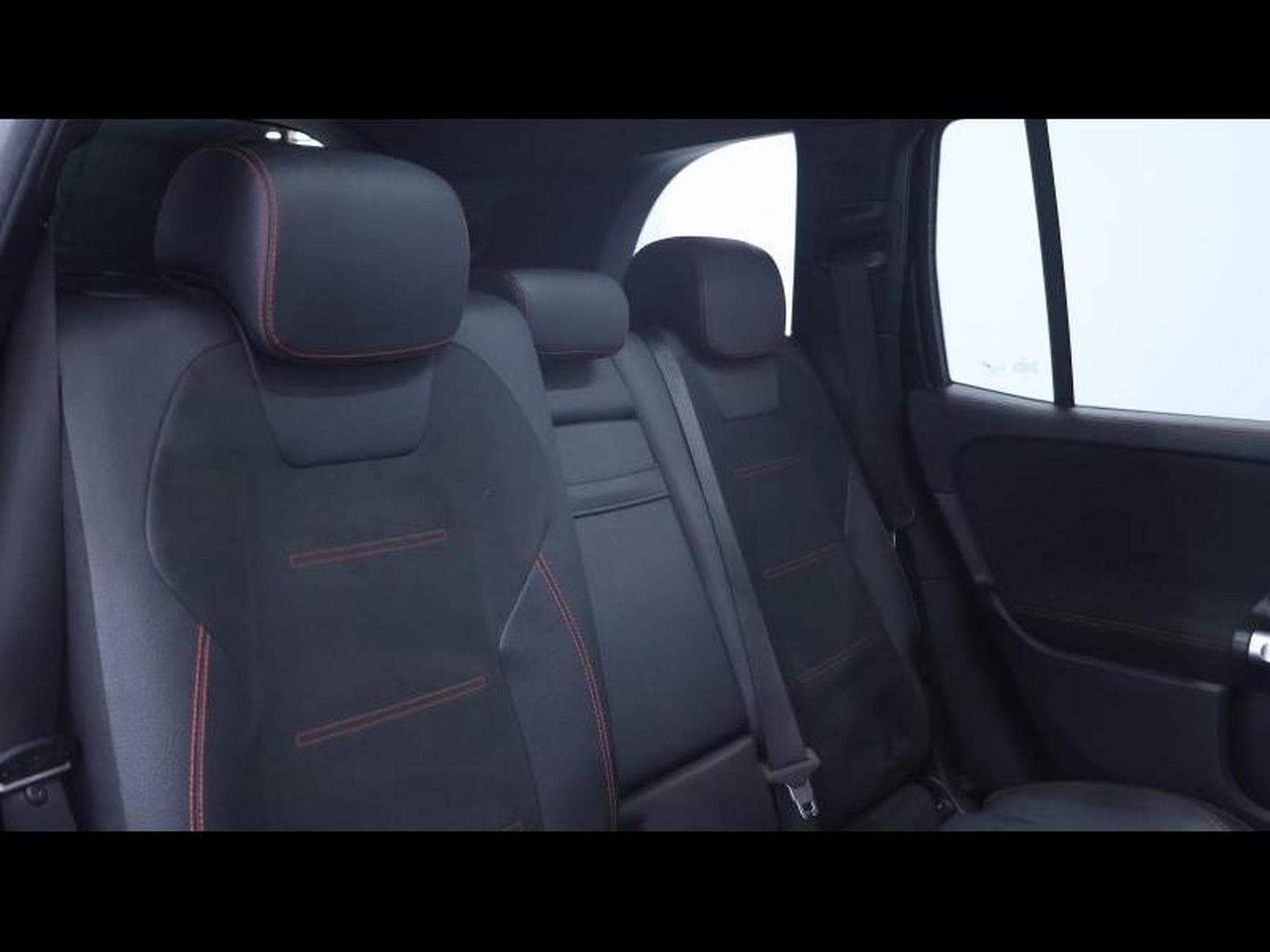 Mercedes GLB 200 Amg Line 7g-DCT (2022) - Foto 16