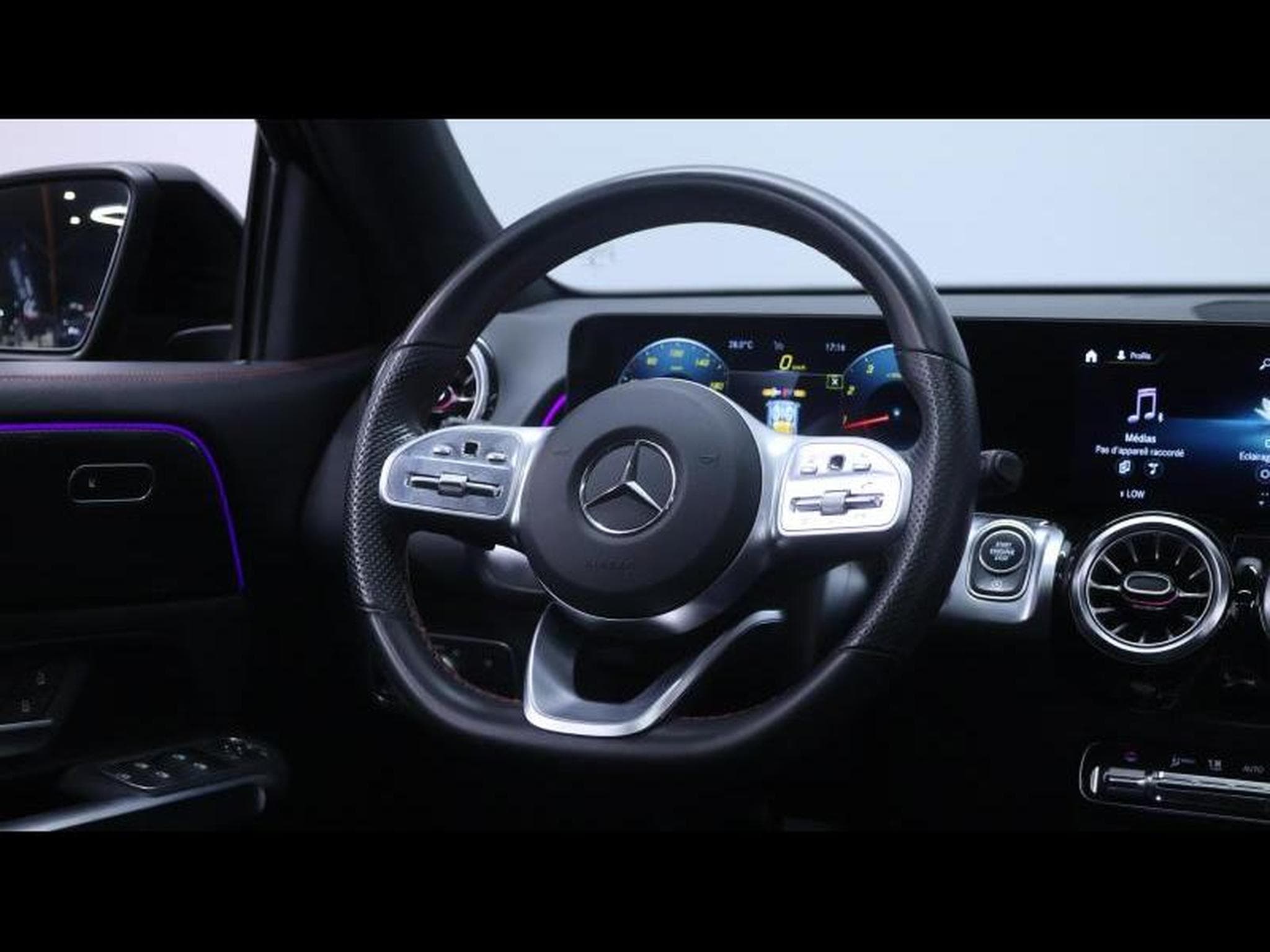 Mercedes GLB 200 Amg Line 7g-DCT (2022) - Foto 18