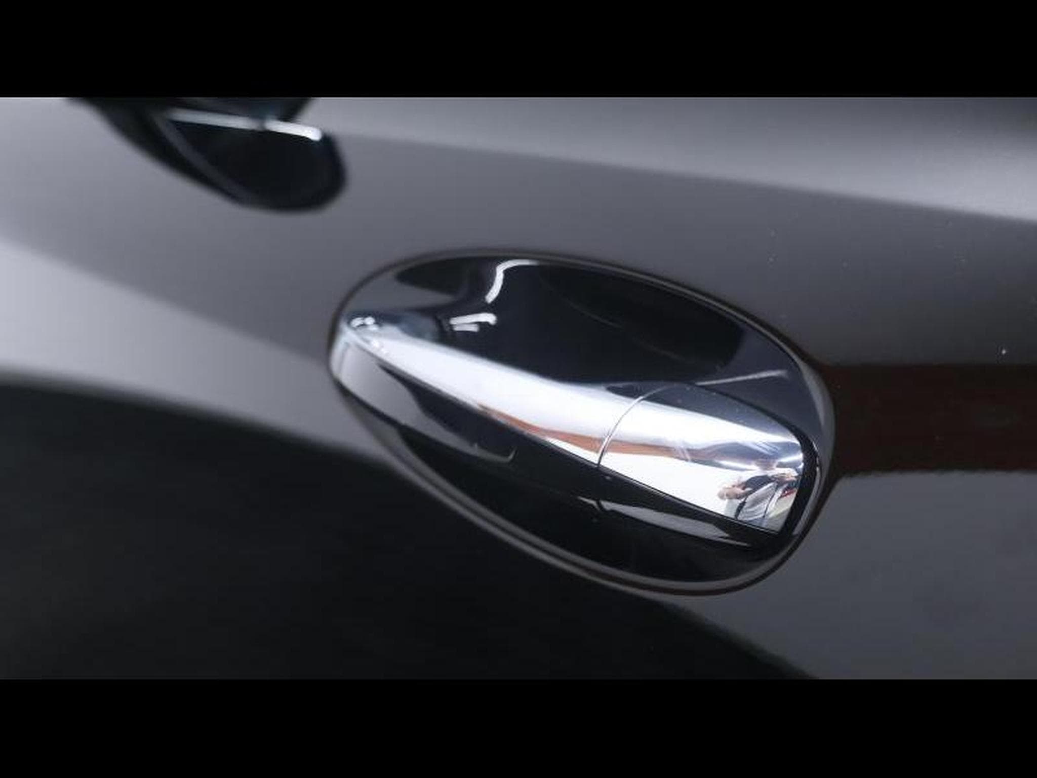 Mercedes GLB 200 Amg Line 7g-DCT (2022) - Foto 26