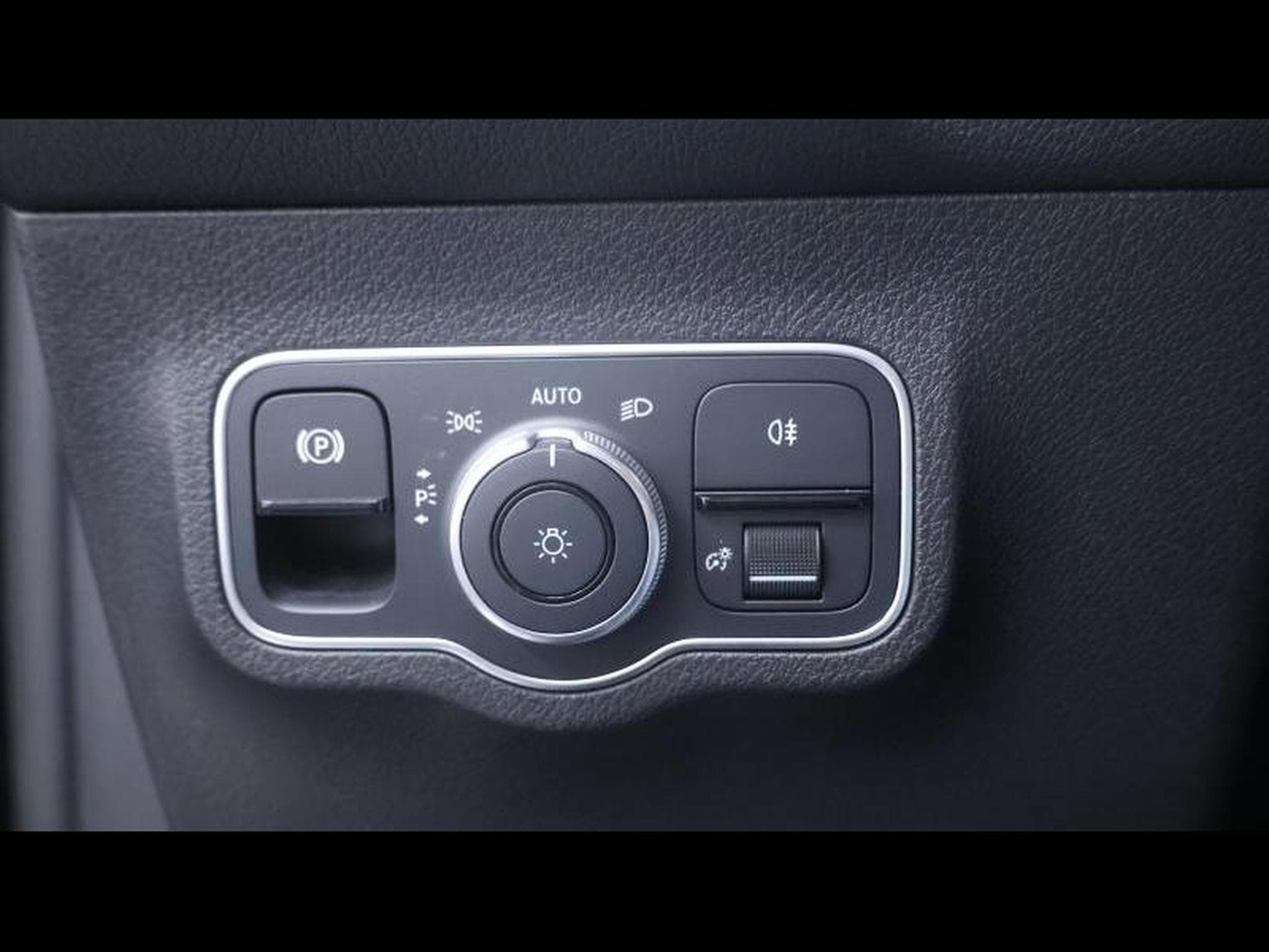 Mercedes GLB 200 Amg Line 7g-DCT (2022) - Foto 29