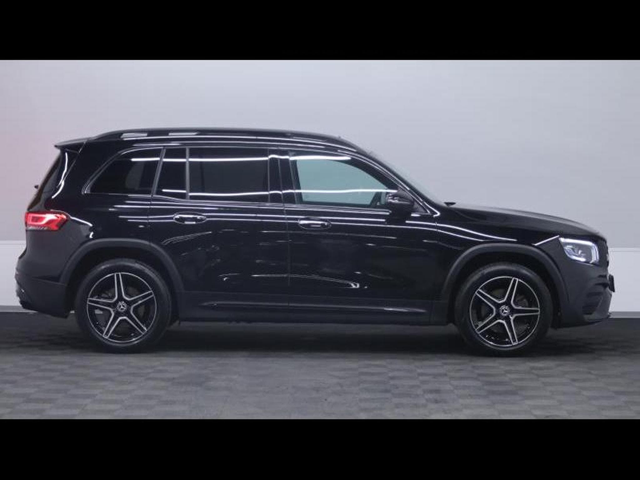 Mercedes GLB 200 Amg Line 7g-DCT (2022) - Foto 4
