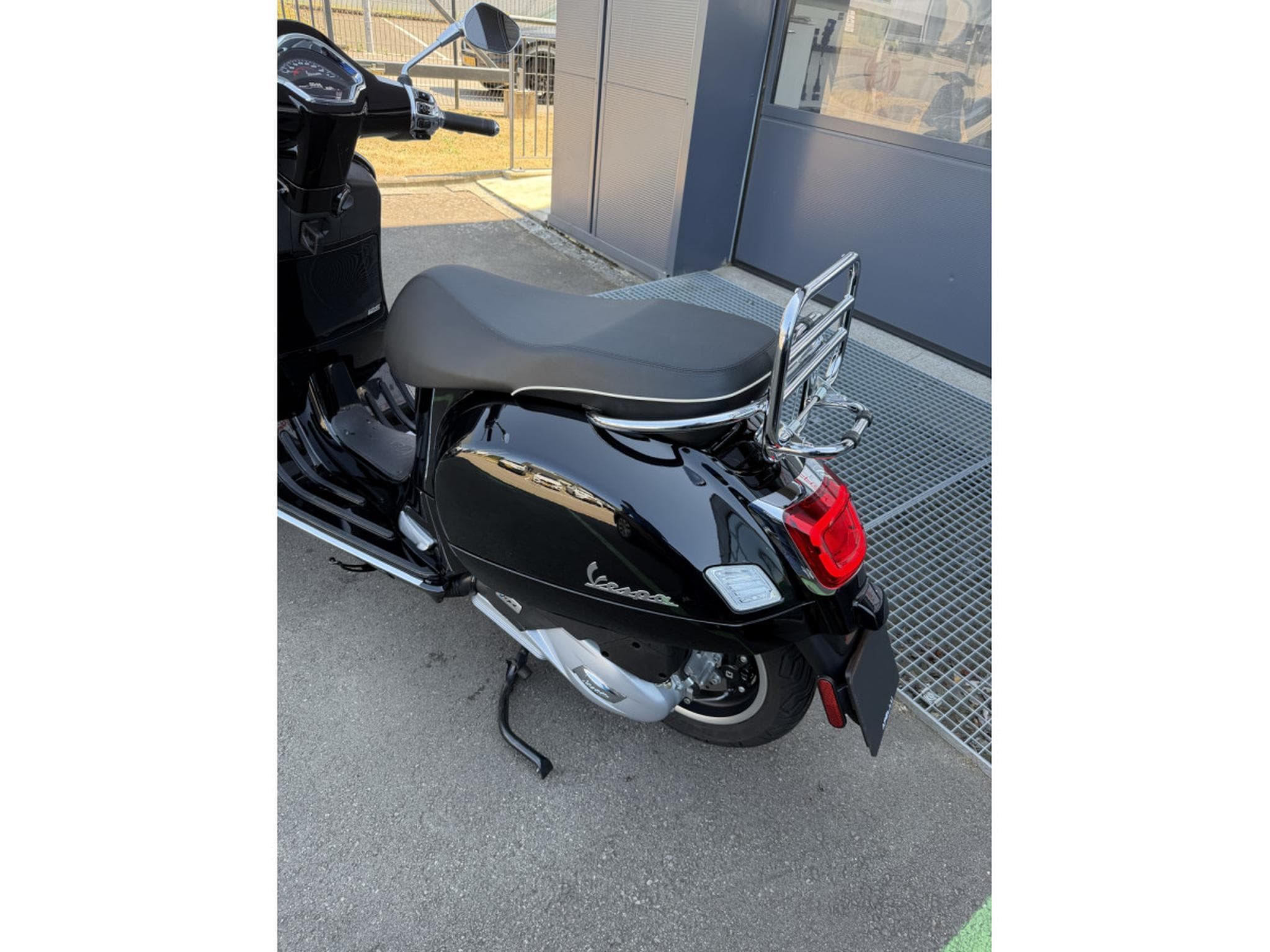 Vespa GTS Super (2023) - Foto 2