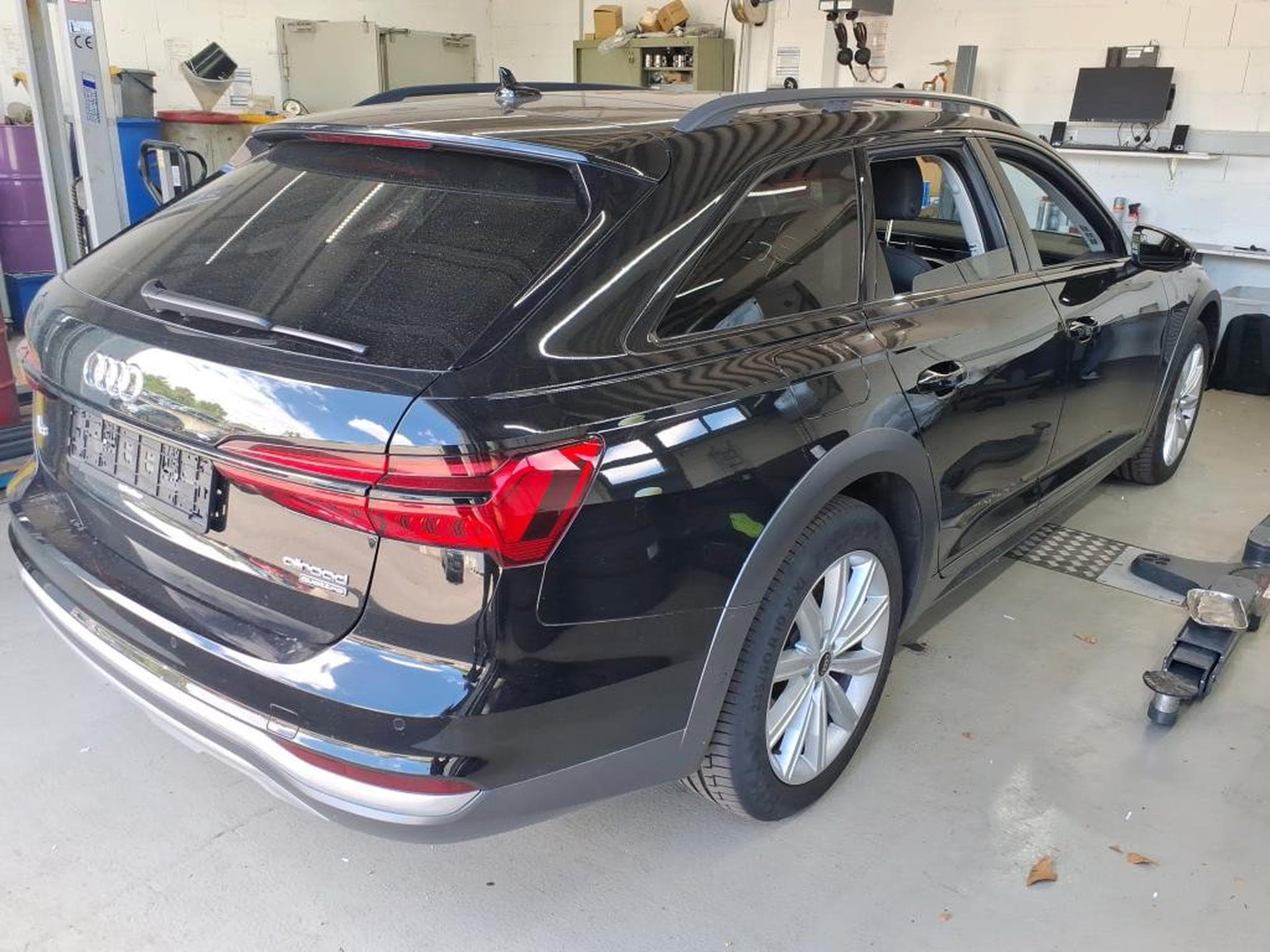 Audi A6 Avant Quattro 2.0 TDI 204 CV S-Tronic *PANO* ATTELAGE* HAYON (2023) - Foto 4