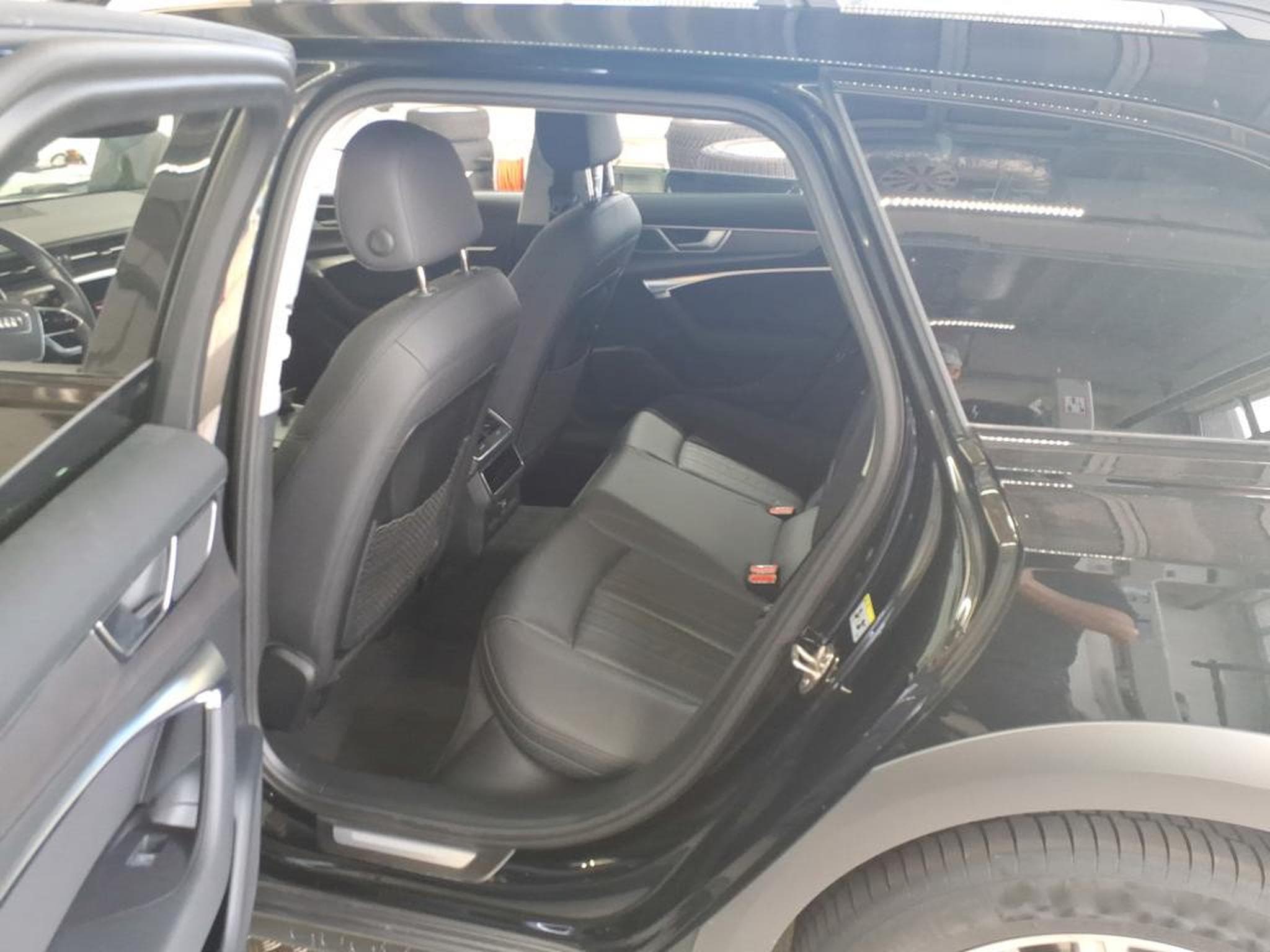 Audi A6 Avant Quattro 2.0 TDI 204 CV S-Tronic *PANO* ATTELAGE* HAYON (2023) - Foto 7
