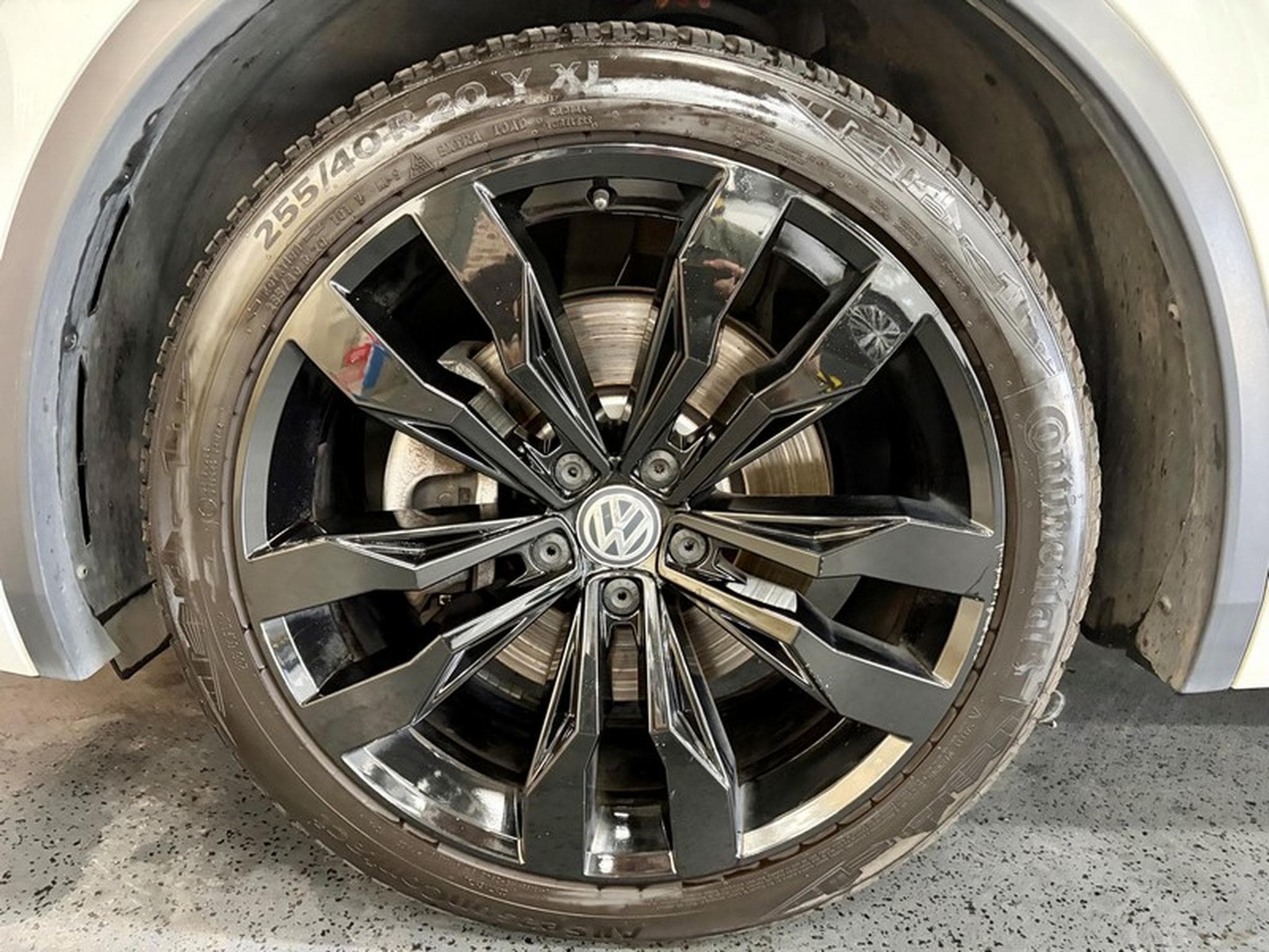 VW Tiguan Tiguan 2.0 TSi 190cv Auto 4x4 R-LINE (2020) - Foto 3
