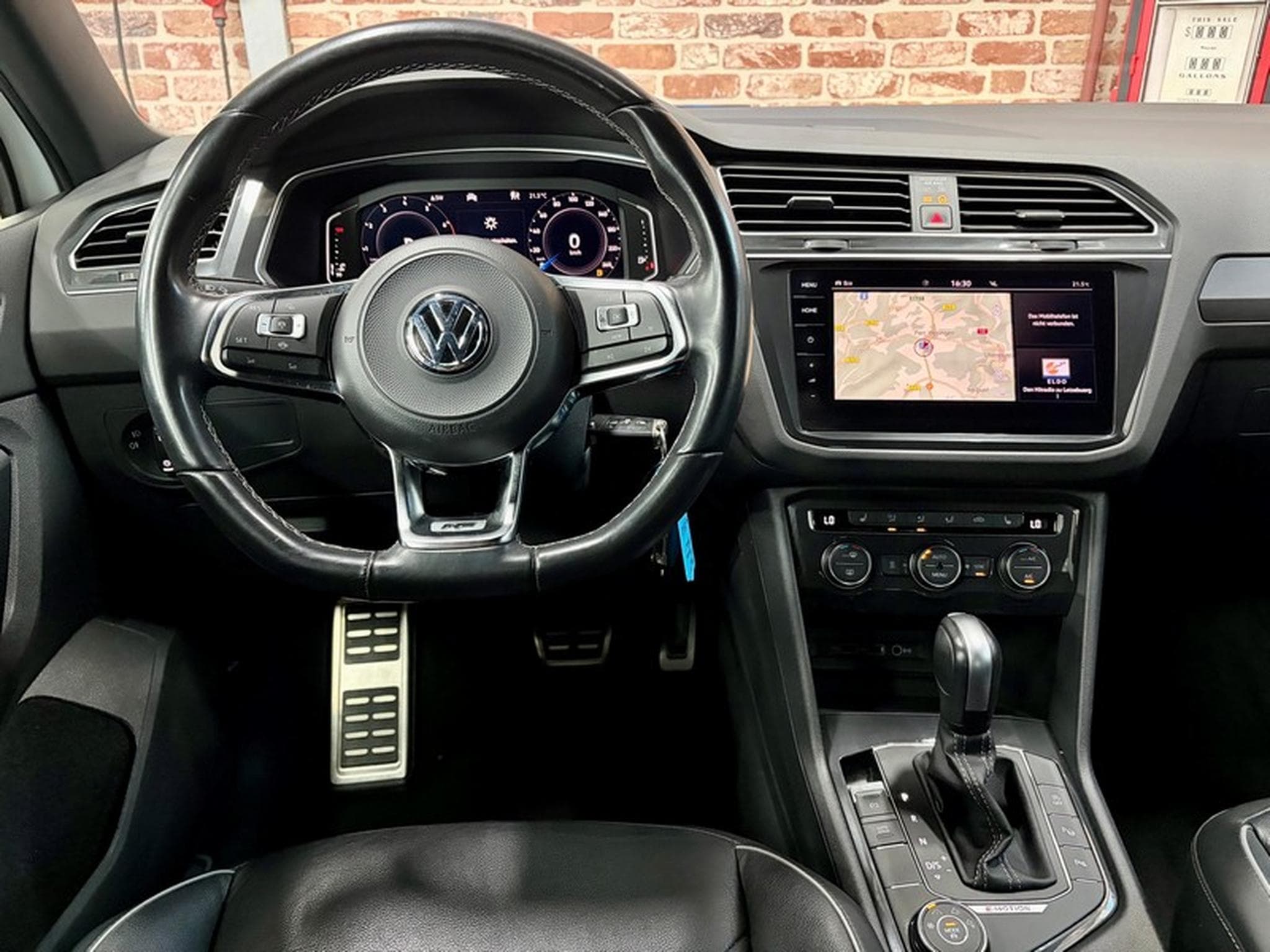 VW Tiguan Tiguan 2.0 TSi 190cv Auto 4x4 R-LINE (2020) - Foto 4