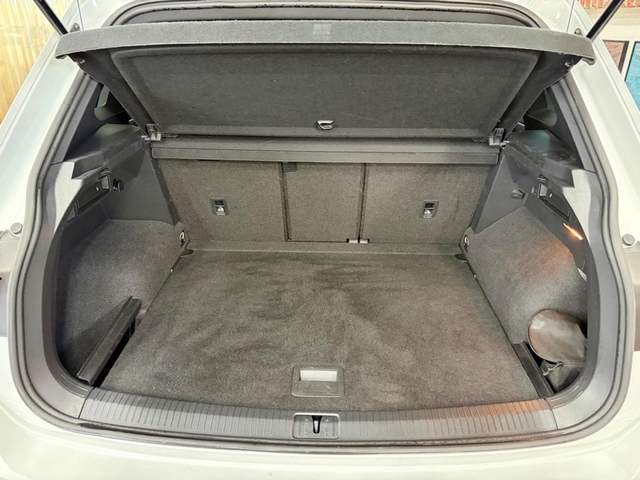 VW Tiguan Tiguan 2.0 TSi 190cv Auto 4x4 R-LINE (2020) - Foto 7