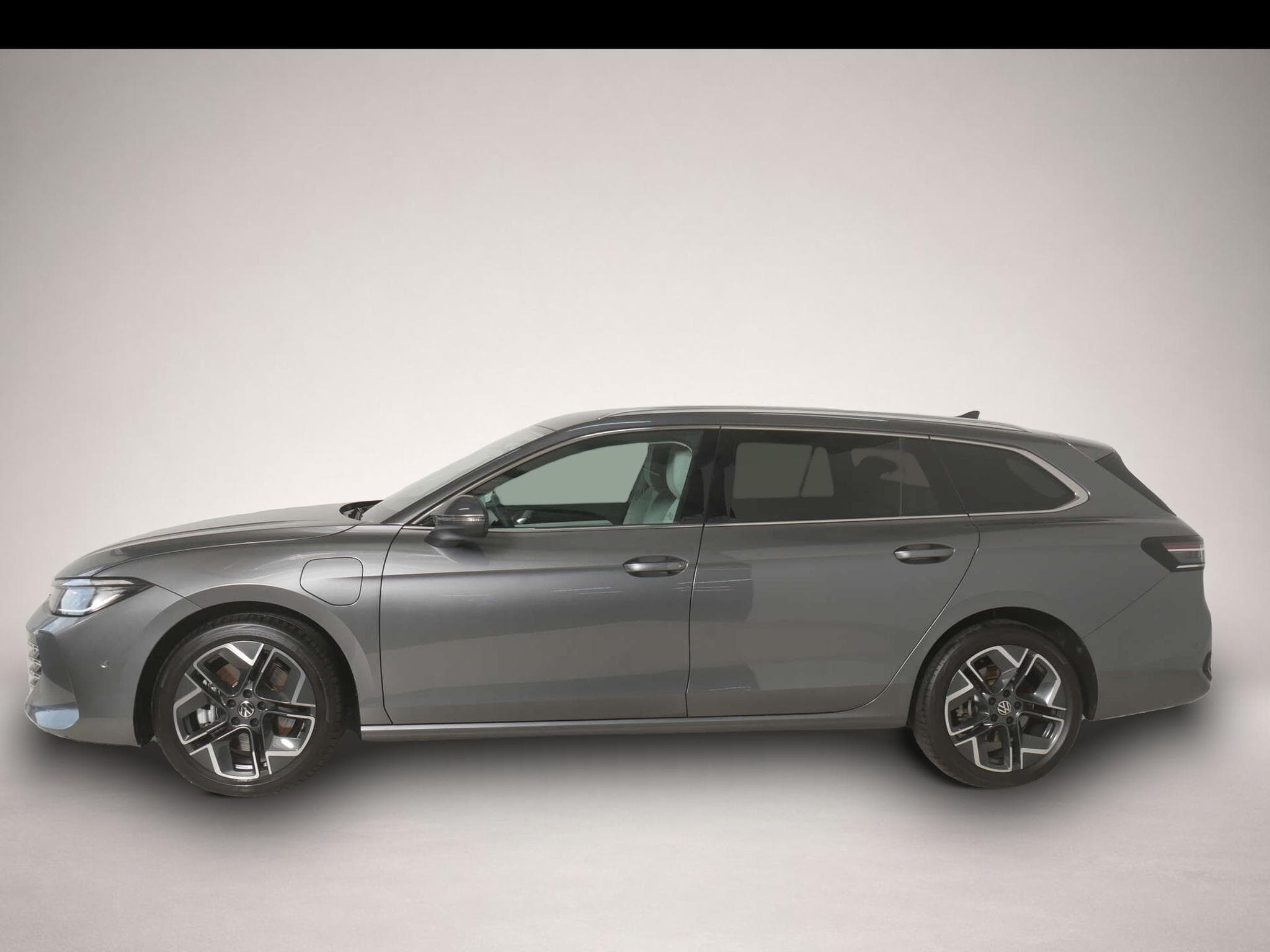 VW Passat (2025) - Photo 3