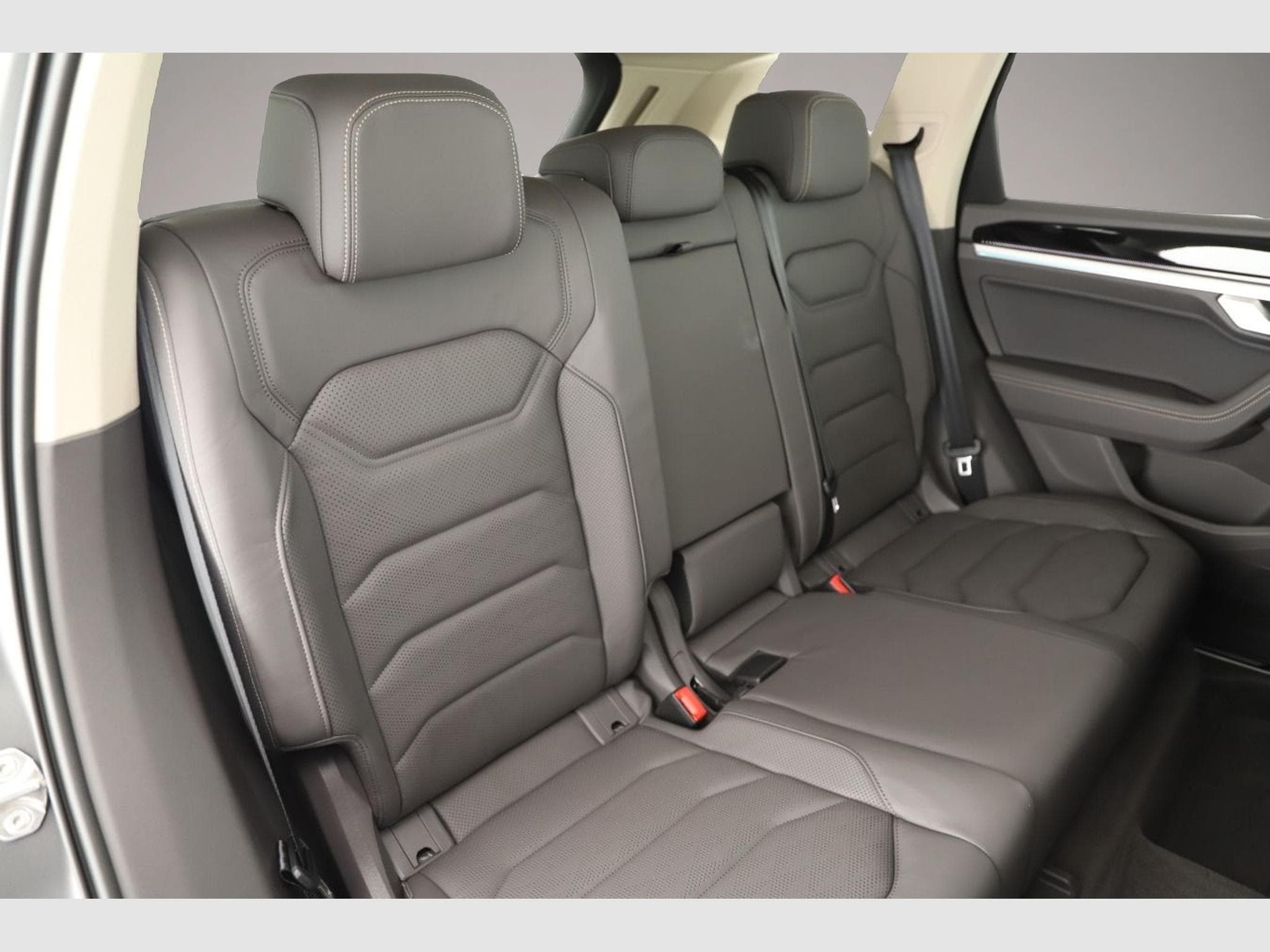 VW Touareg (2025) - Photo 5