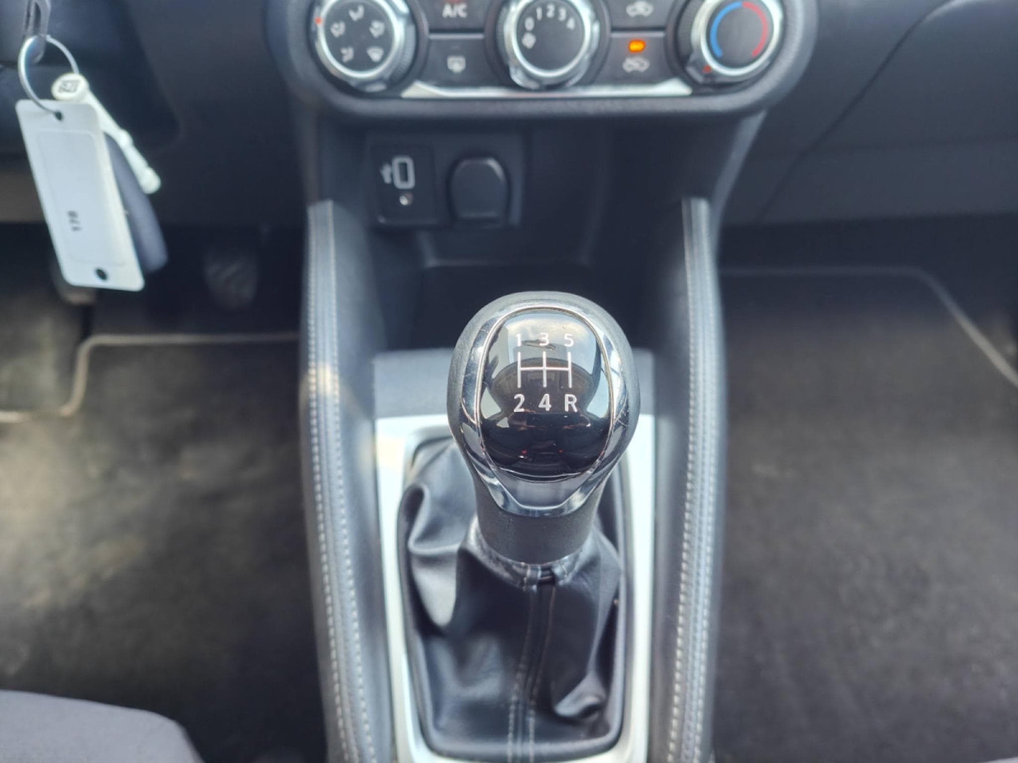 Nissan Micra 1.0 IG-T ACENTA CLIM BLUETOOTH CARPLAY (2020) - Photo 15