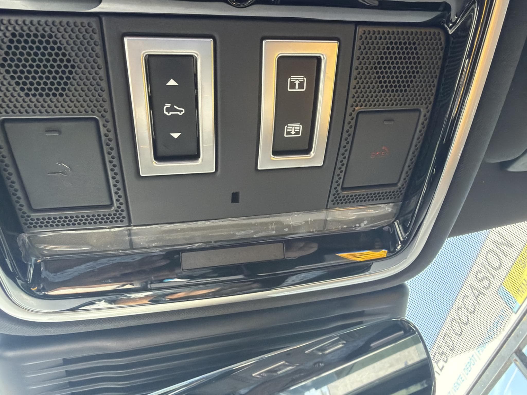 Land-Rover Range Rover Velar P400e SE 300CV HYBRIDE/ESSENCE (2023) - Photo 19