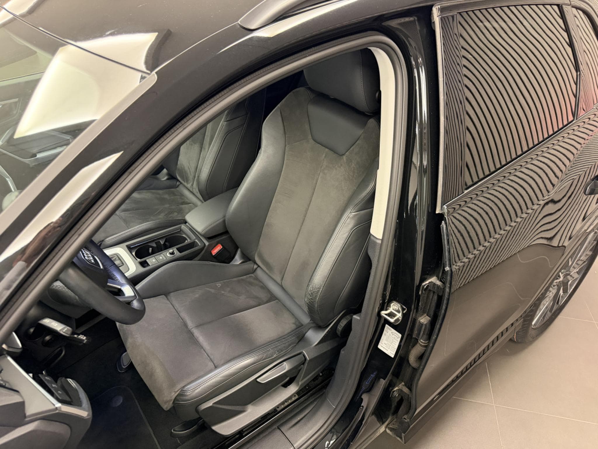 Audi Q3 S line 40 TFSI quattro 190 CH / 140 kW S tronic (2021) - Photo 2
