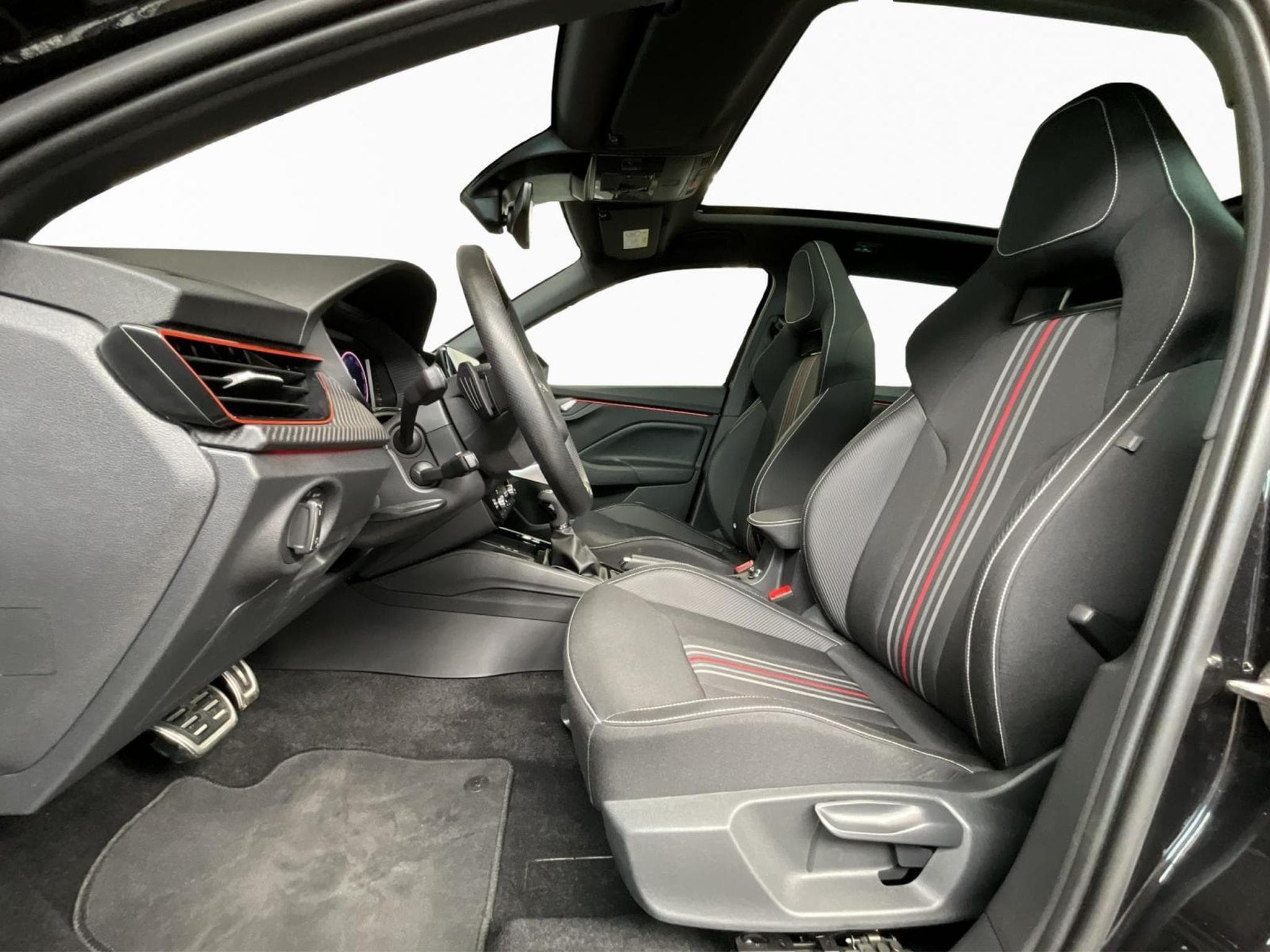 Skoda Kamiq Monte-Carlo+DSG+P.Ass+Navi+LED (2025) - Foto 9