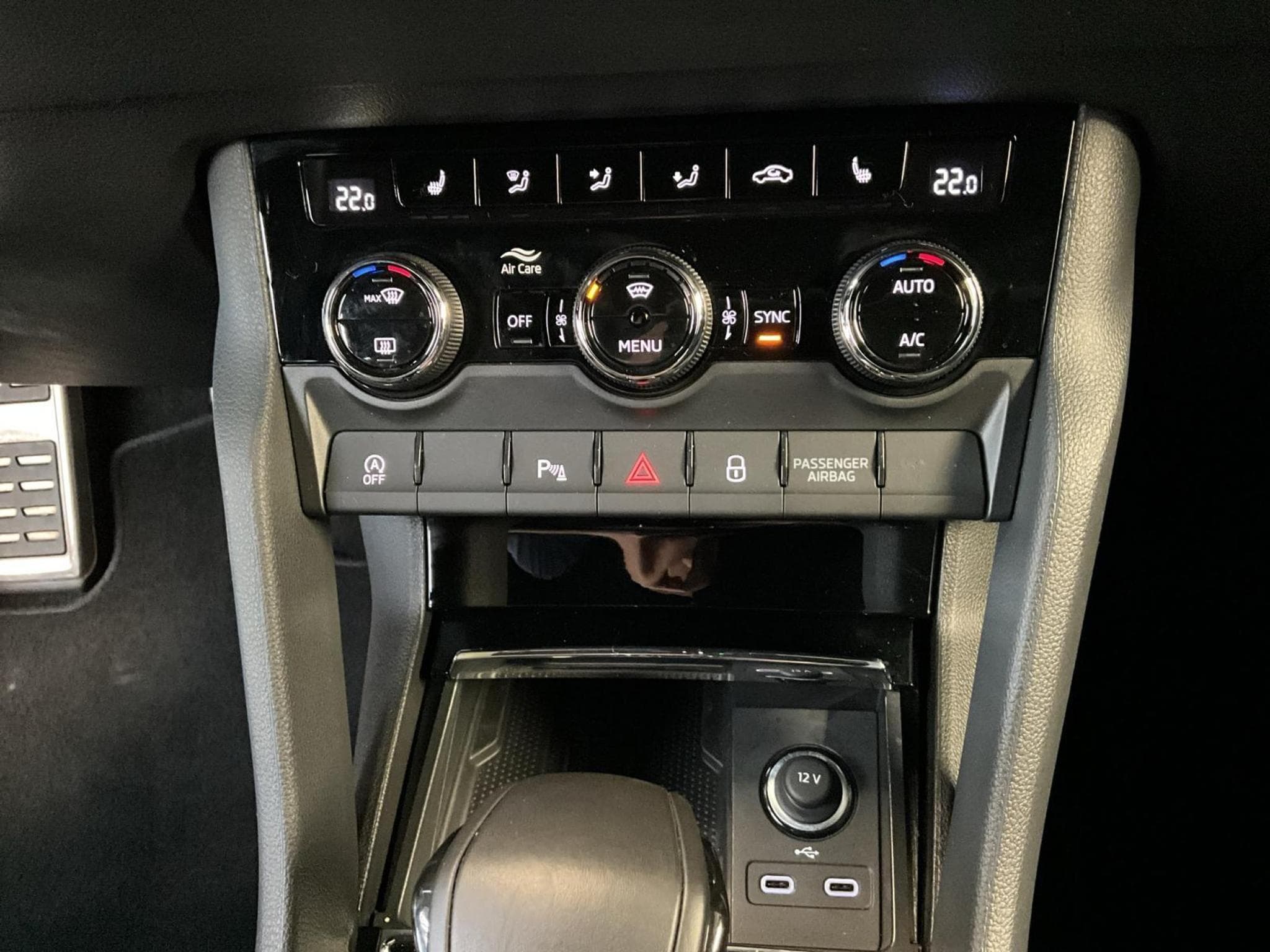 Skoda Karoq Sportline+DSG+KESSY+P.Travel-Ass.+AHK (2025) - Foto 17